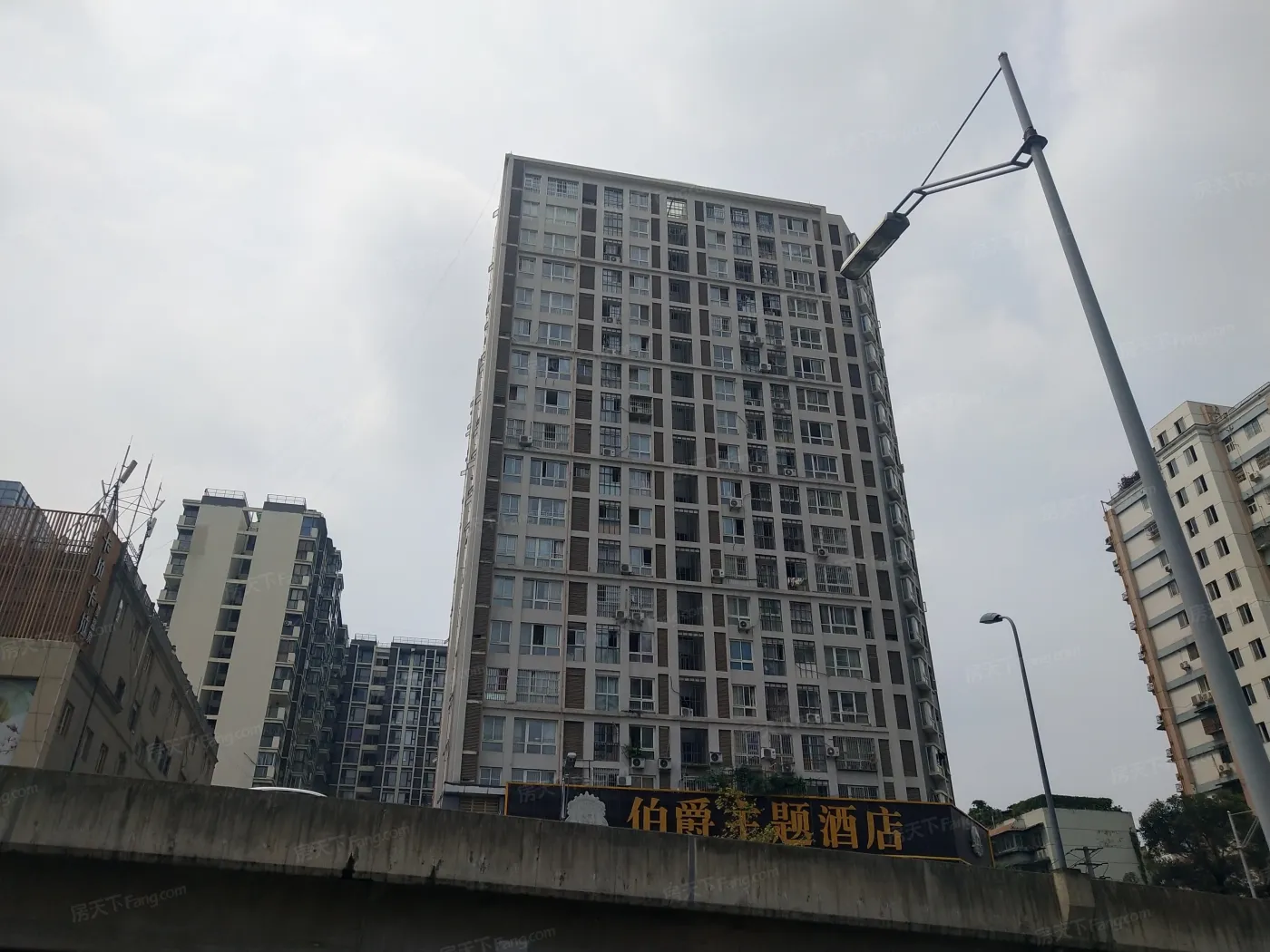 经典再现1室1厅1卫东南朝向1650.00元/月出租