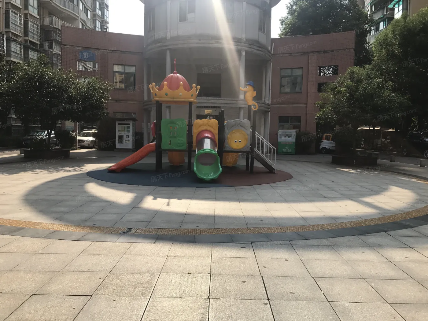 佳阳悦景馨都3室2厅2卫南北朝向2400.00元/月出租