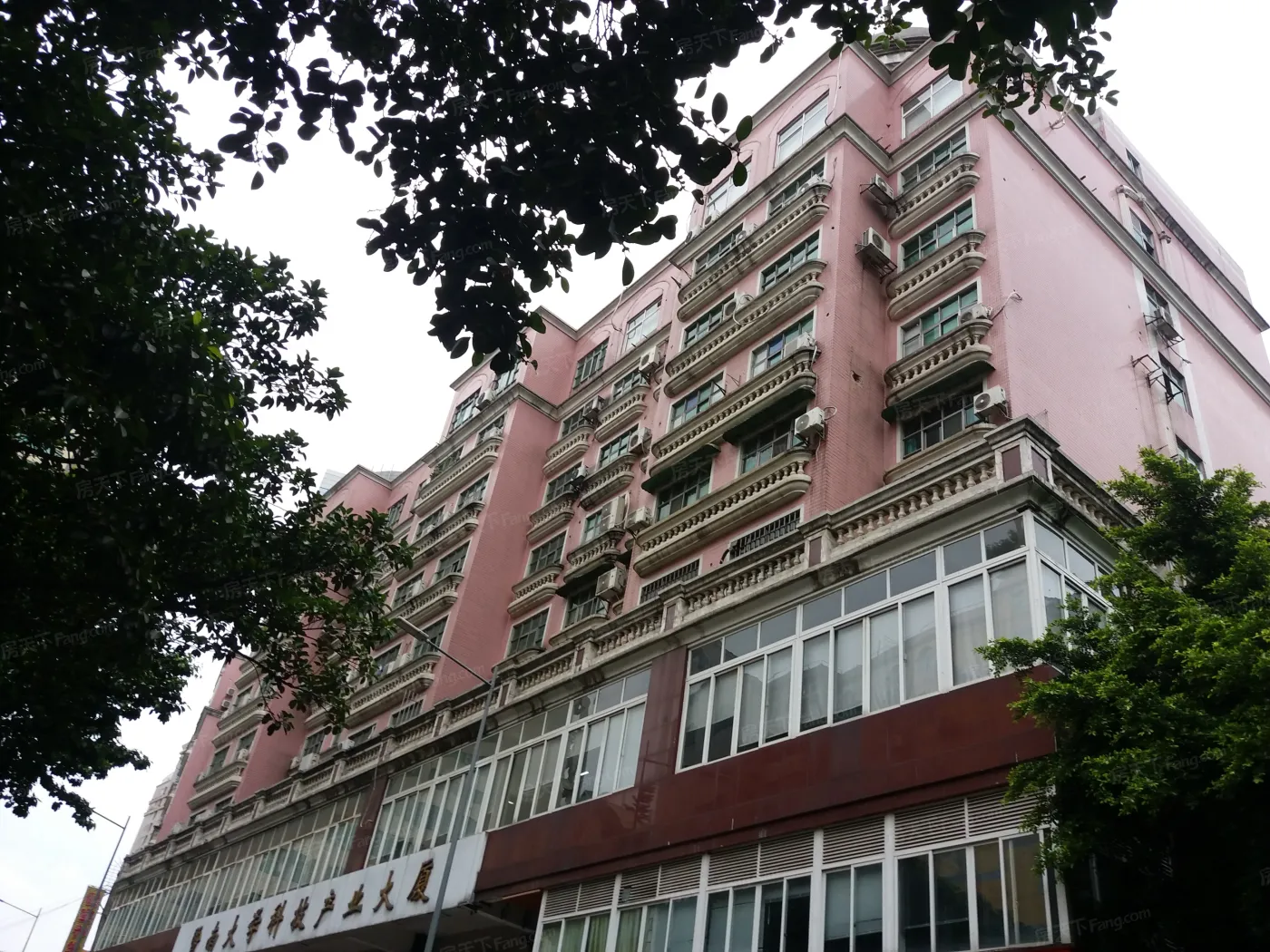 华景新城2室1厅1卫南朝向3900.00元/月出租