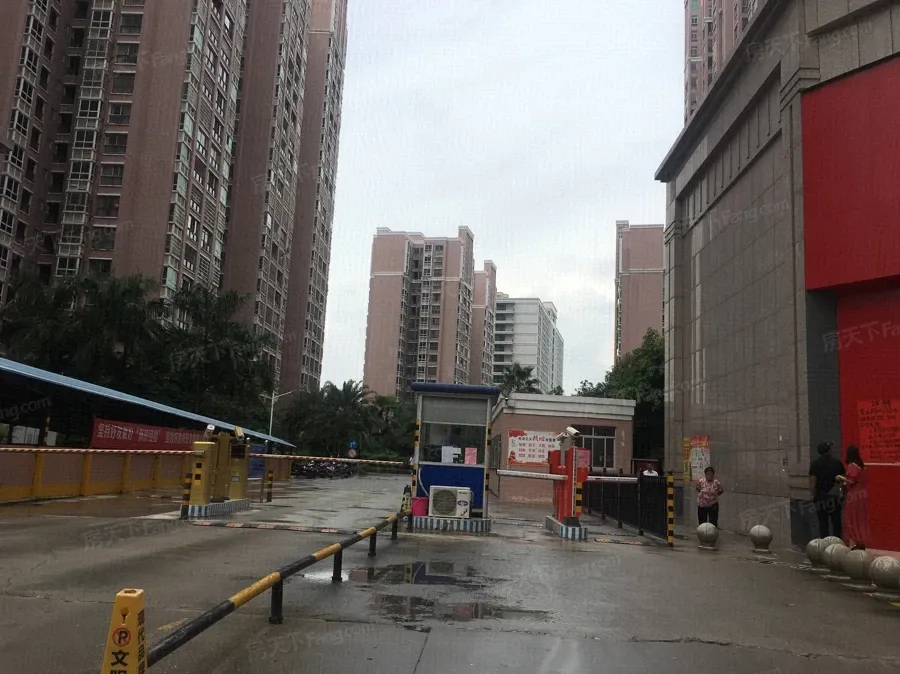 东峰世纪公寓3室2厅1卫南朝向1888.00元/月出租