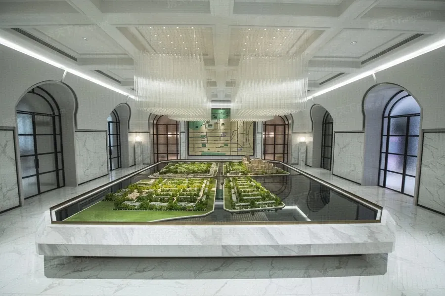 蓝光长岛城项目3室1厅2卫东朝向2000.00元/月出租