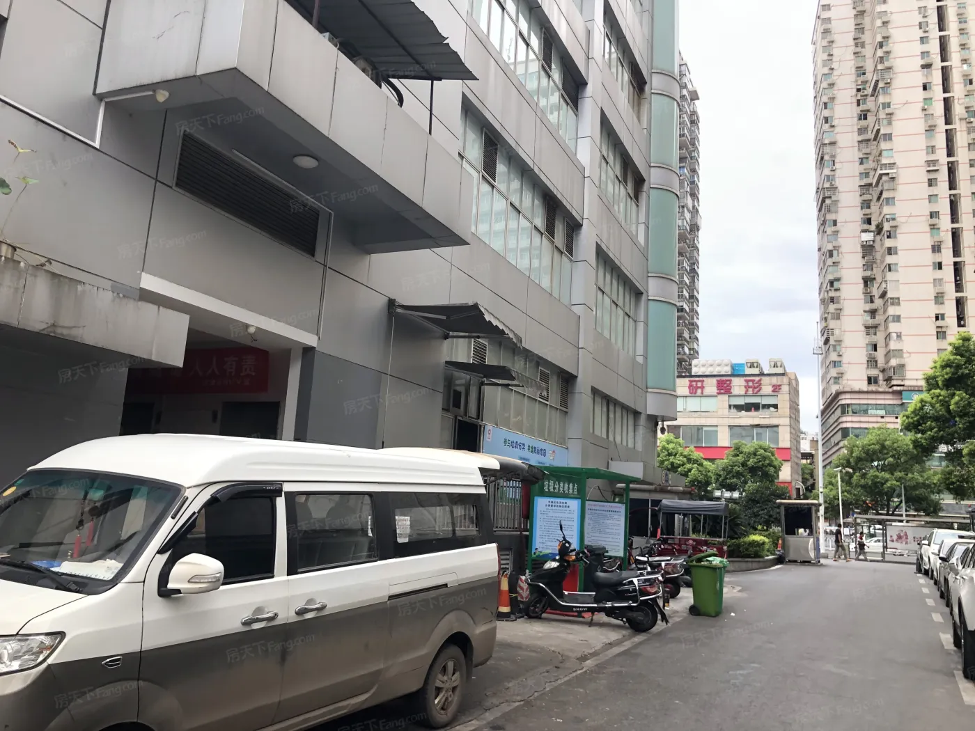 建鸿达现代城2室2厅1卫南朝向3599.00元/月出租