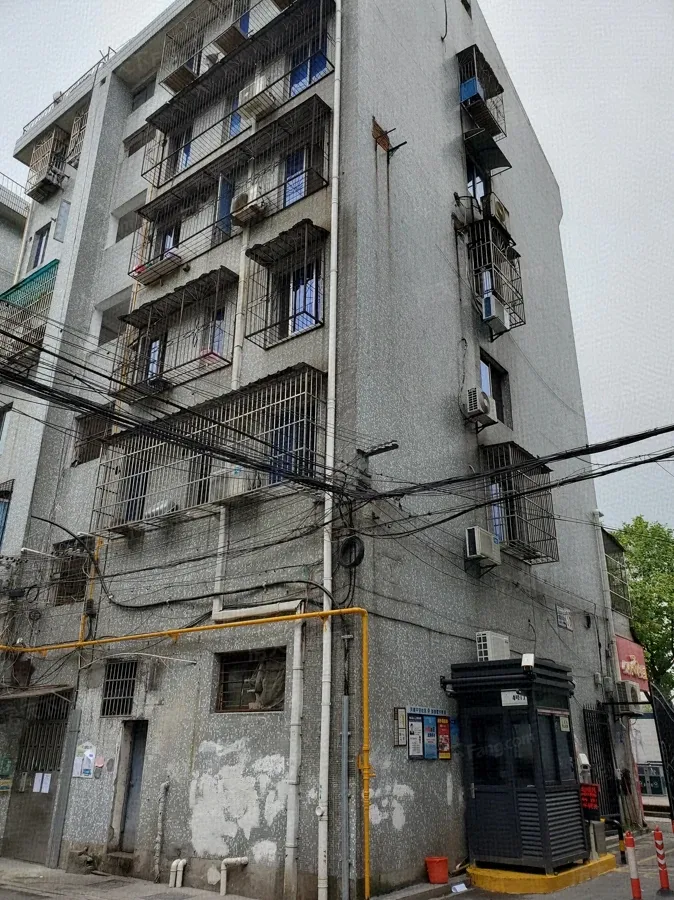 回澜南苑3室1厅2卫东朝向3780.00元/月出租