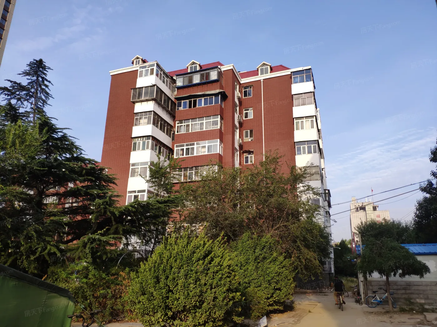 华岩铁路楼1室1厅1卫南北朝向950.00元/月出租