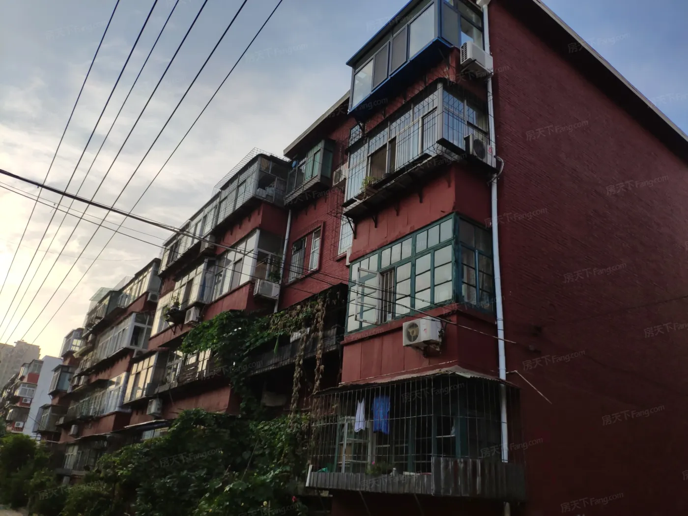 华岩铁路楼2室1厅1卫西南朝向1000.00元/月出租