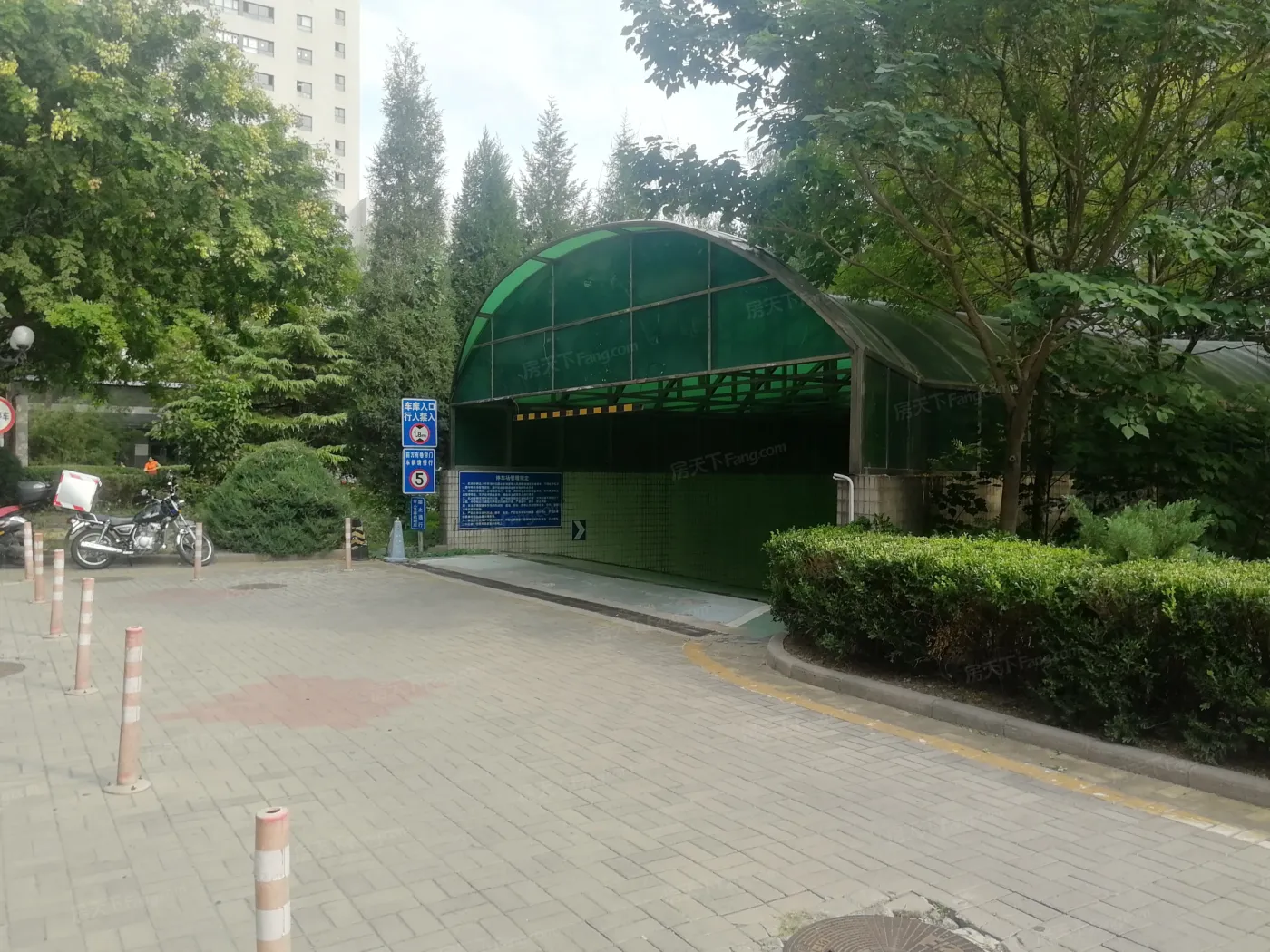 信和嘉园2室1厅1卫西南朝向8600.00元/月出租