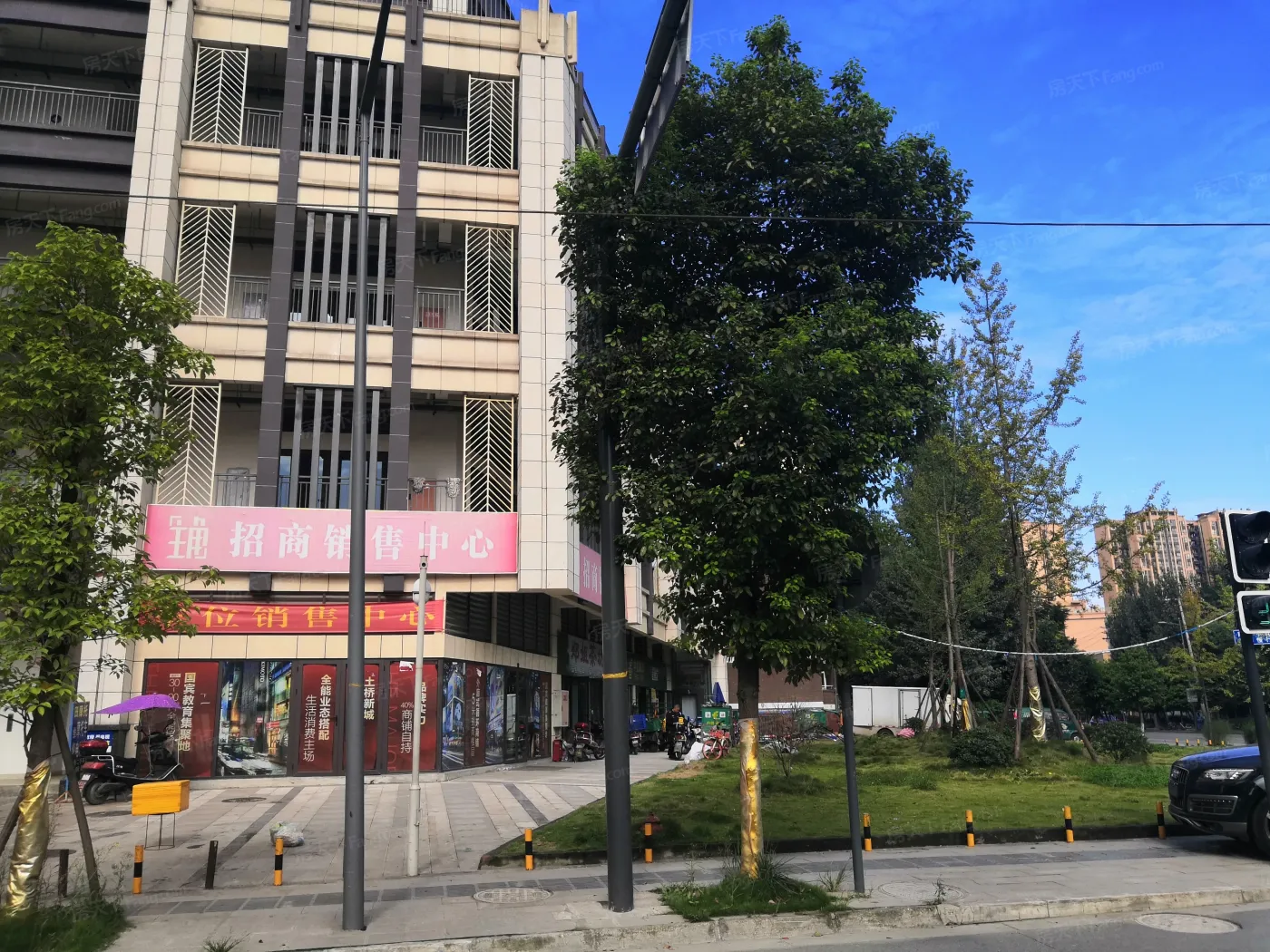 中成主角2室2厅1卫西南朝向2300.00元/月出租