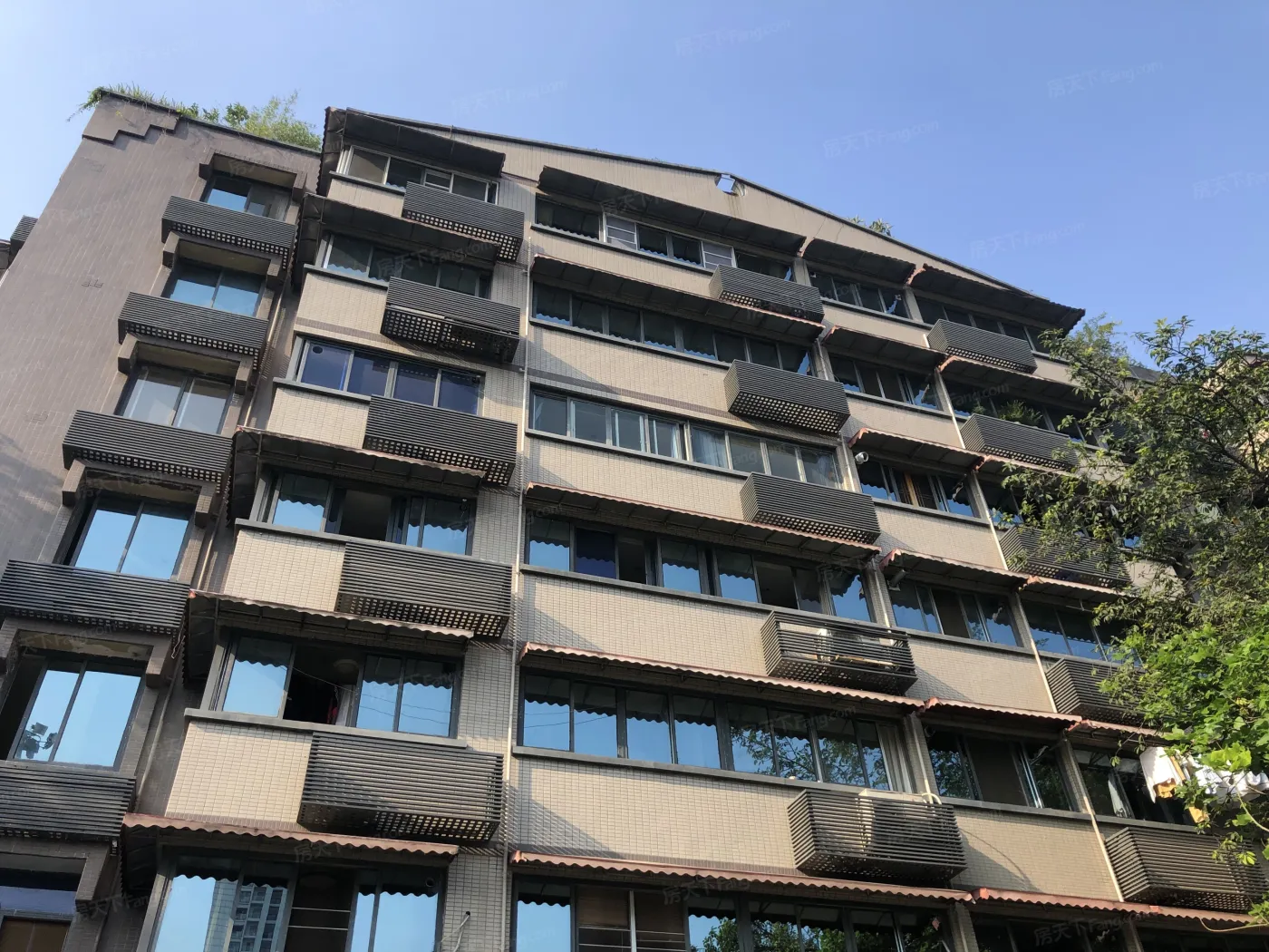 棕港公寓5室1厅2卫东南朝向9700.00元/月出租