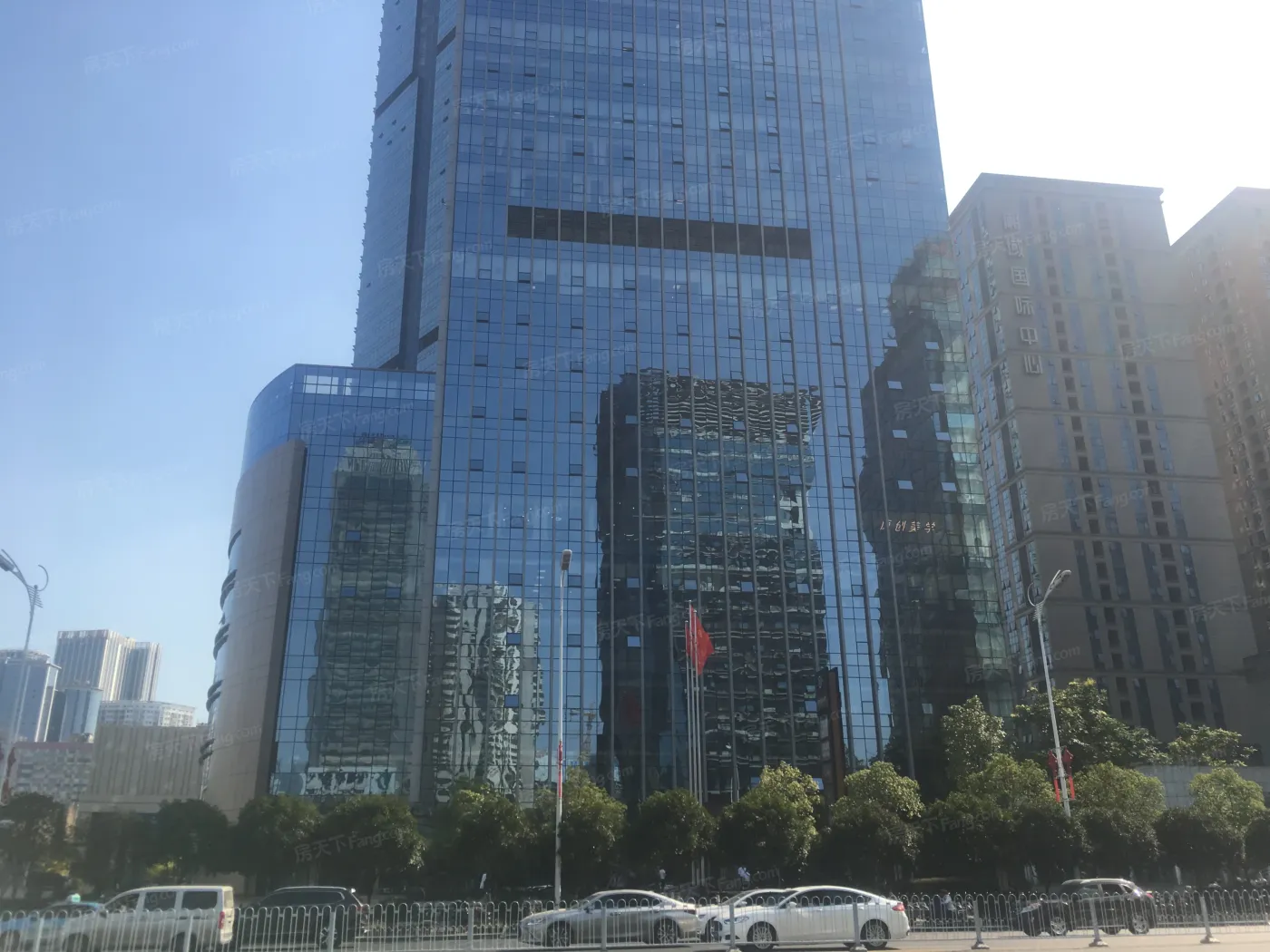 现代大厦实景图