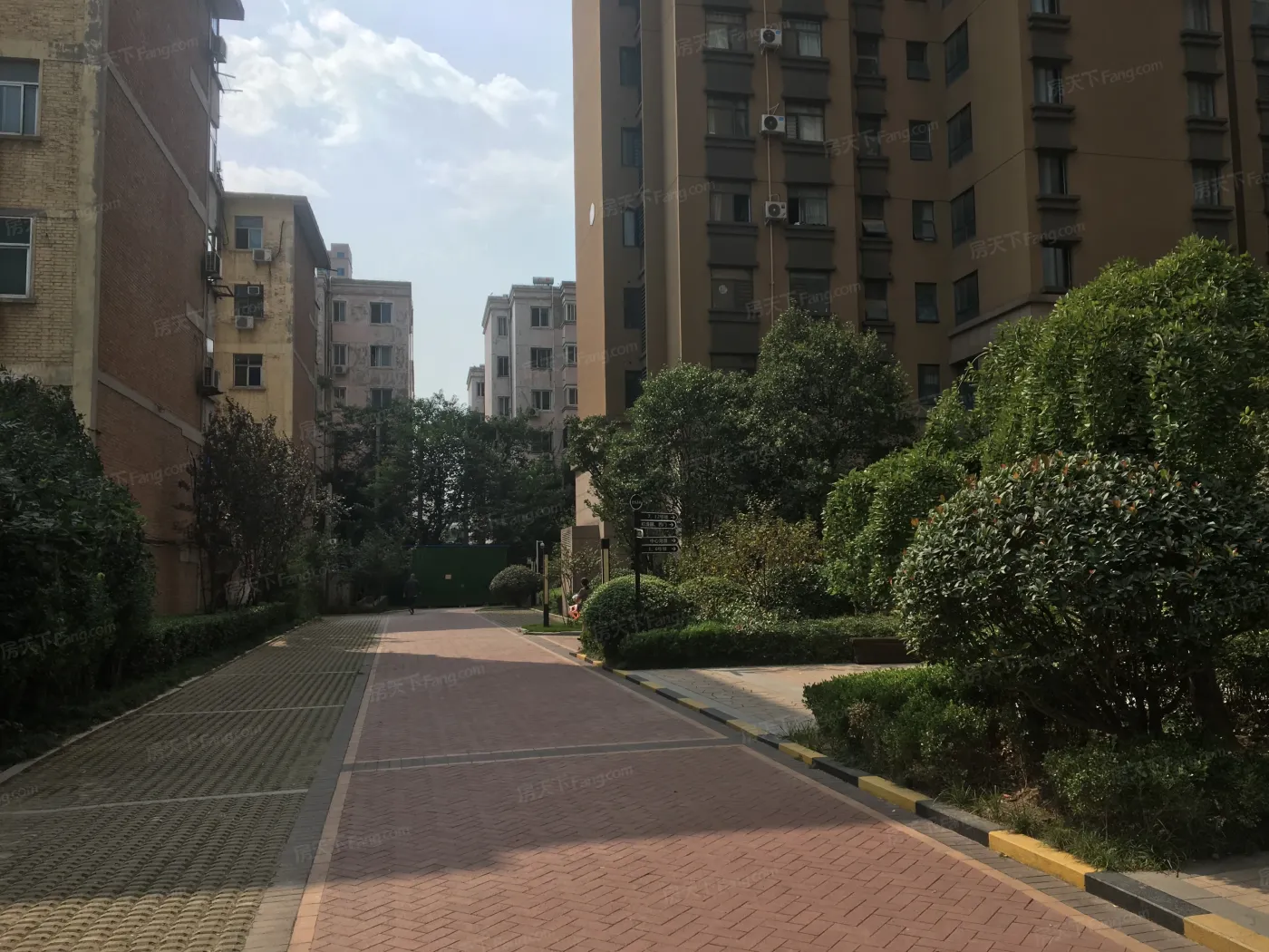 金晨嘉园3室2厅2卫东南朝向2500.00元/月出租