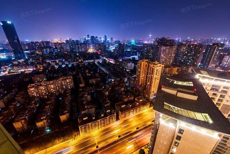 实景图:小区周边夜景