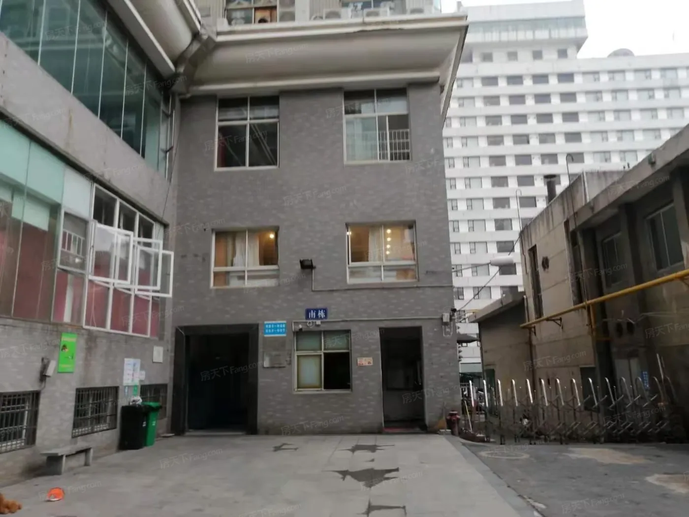 新楚天扶华庭2室1厅1卫南朝向2400.00元/月出租