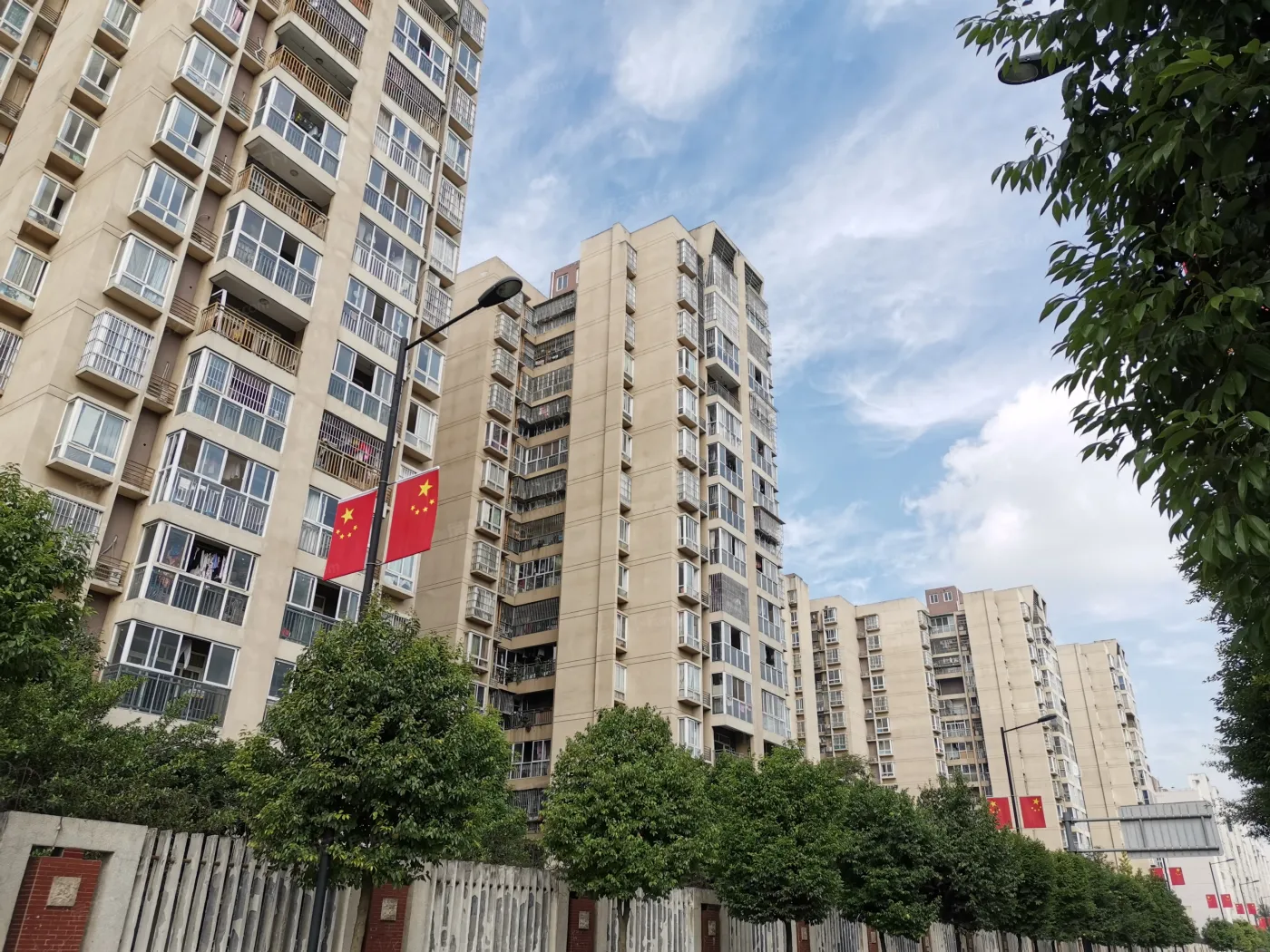 双桂花园二期3室1厅1卫西南朝向2200.00元/月出租