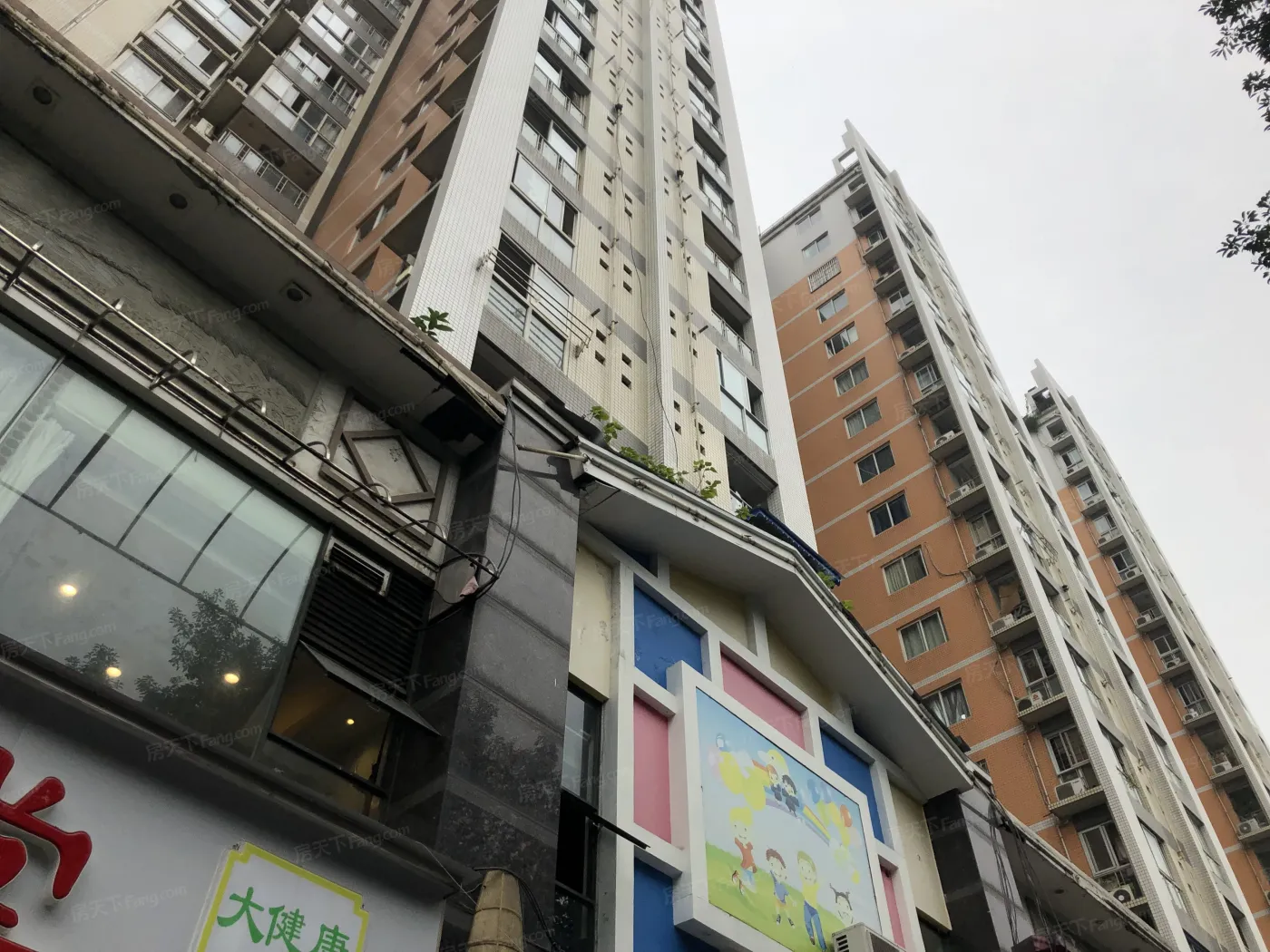 玉林都市金岸3室1厅1卫南朝向3400.00元/月出租