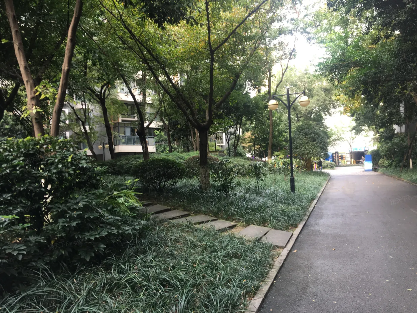 华宇阳光四季3室2厅1卫东南朝向2500.00元/月出租