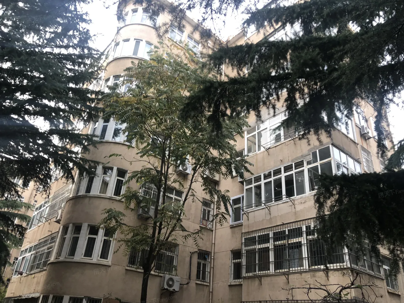 泰兴路小区3室1厅1卫东西朝向2500.00元/月出租