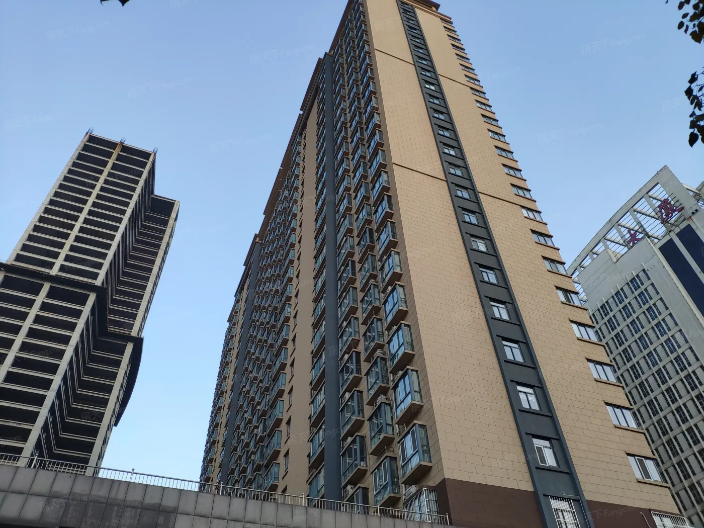 地矿佳园3室1厅1卫南朝向2300.00元/月出租