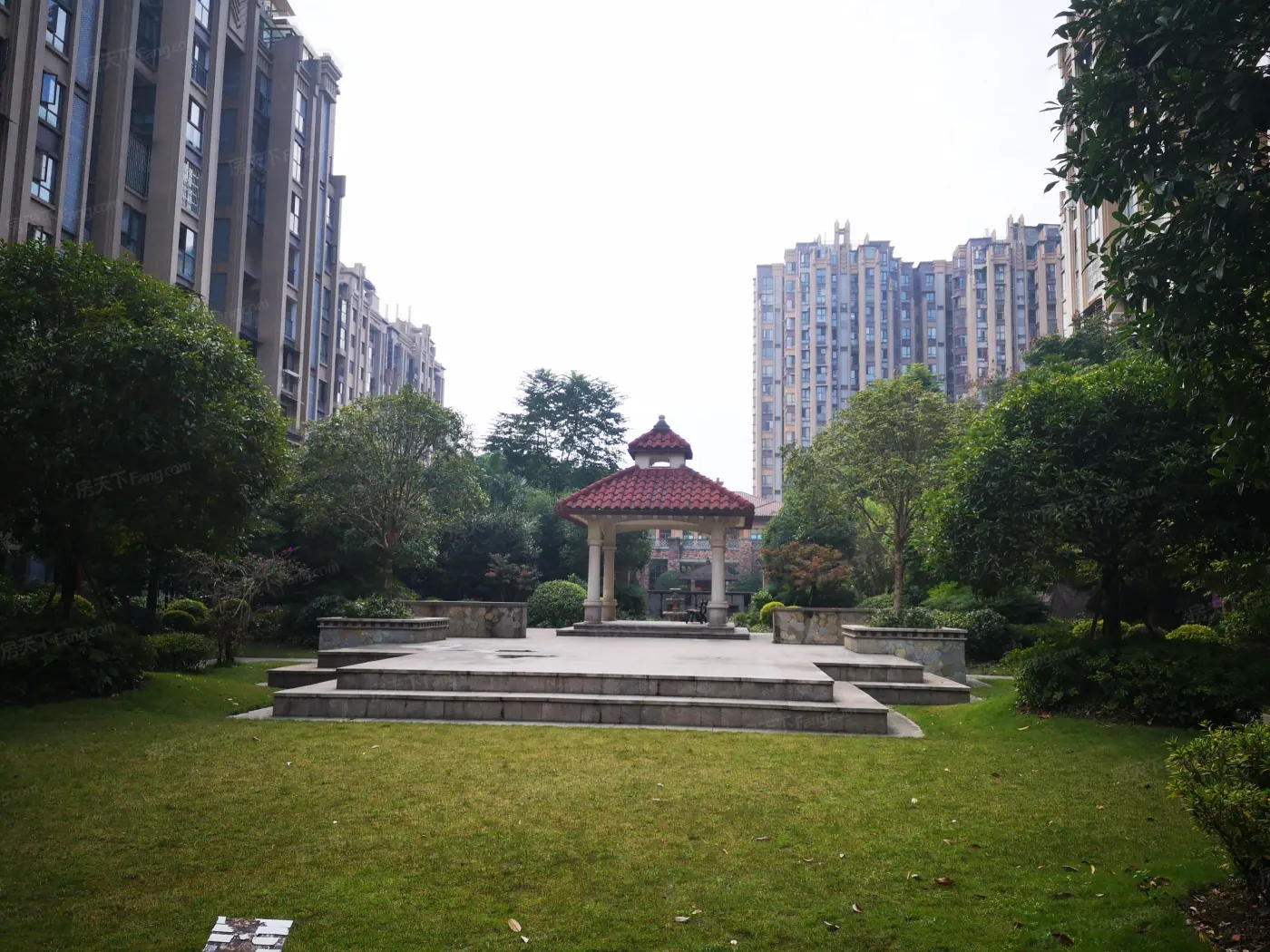 鹭湖国际3室2厅2卫北朝向1300.00元/月出租