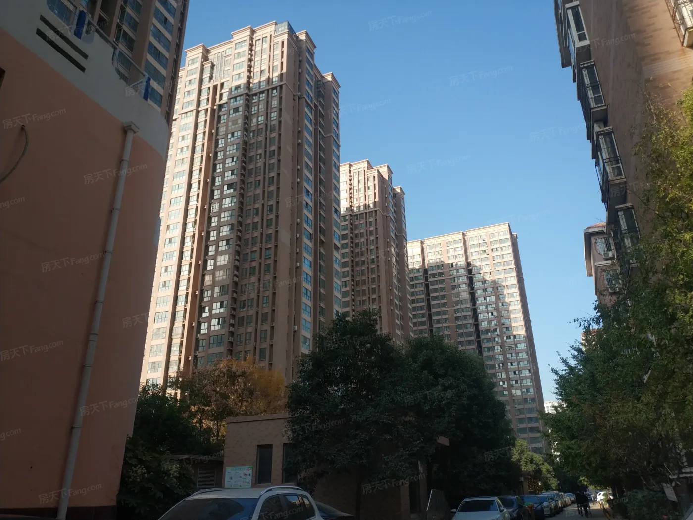 香榭丽舍2室1厅1卫南朝向1700.00元/月出租