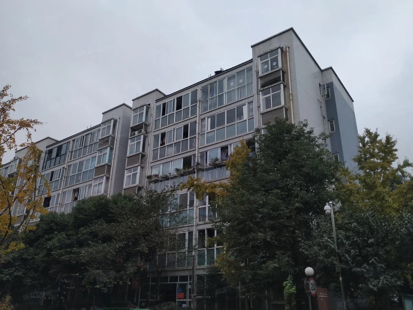河池小区2室2厅1卫东南朝向2000.00元/月出租
