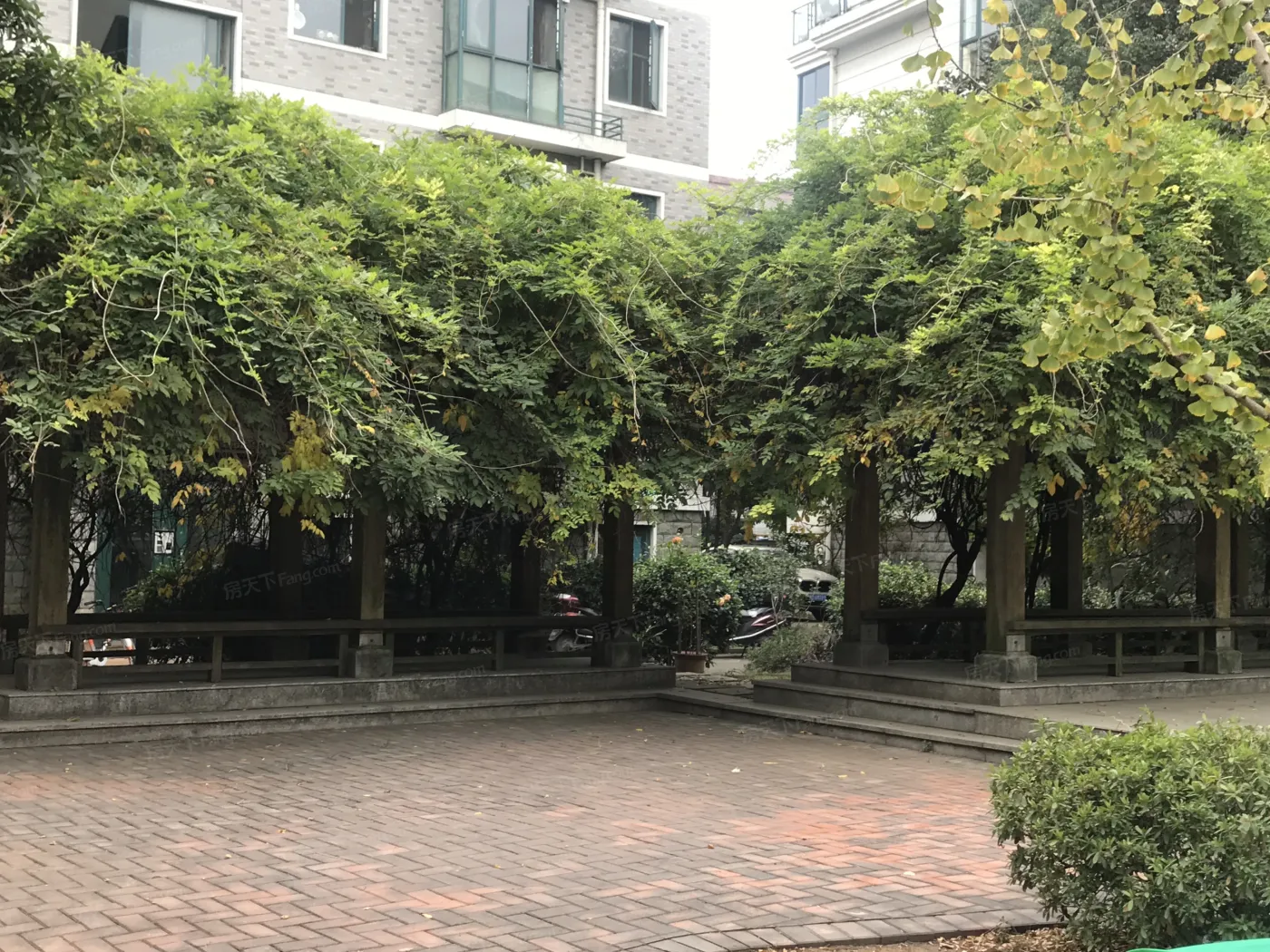颐景园3室2厅2卫南朝向3000.00元/月出租