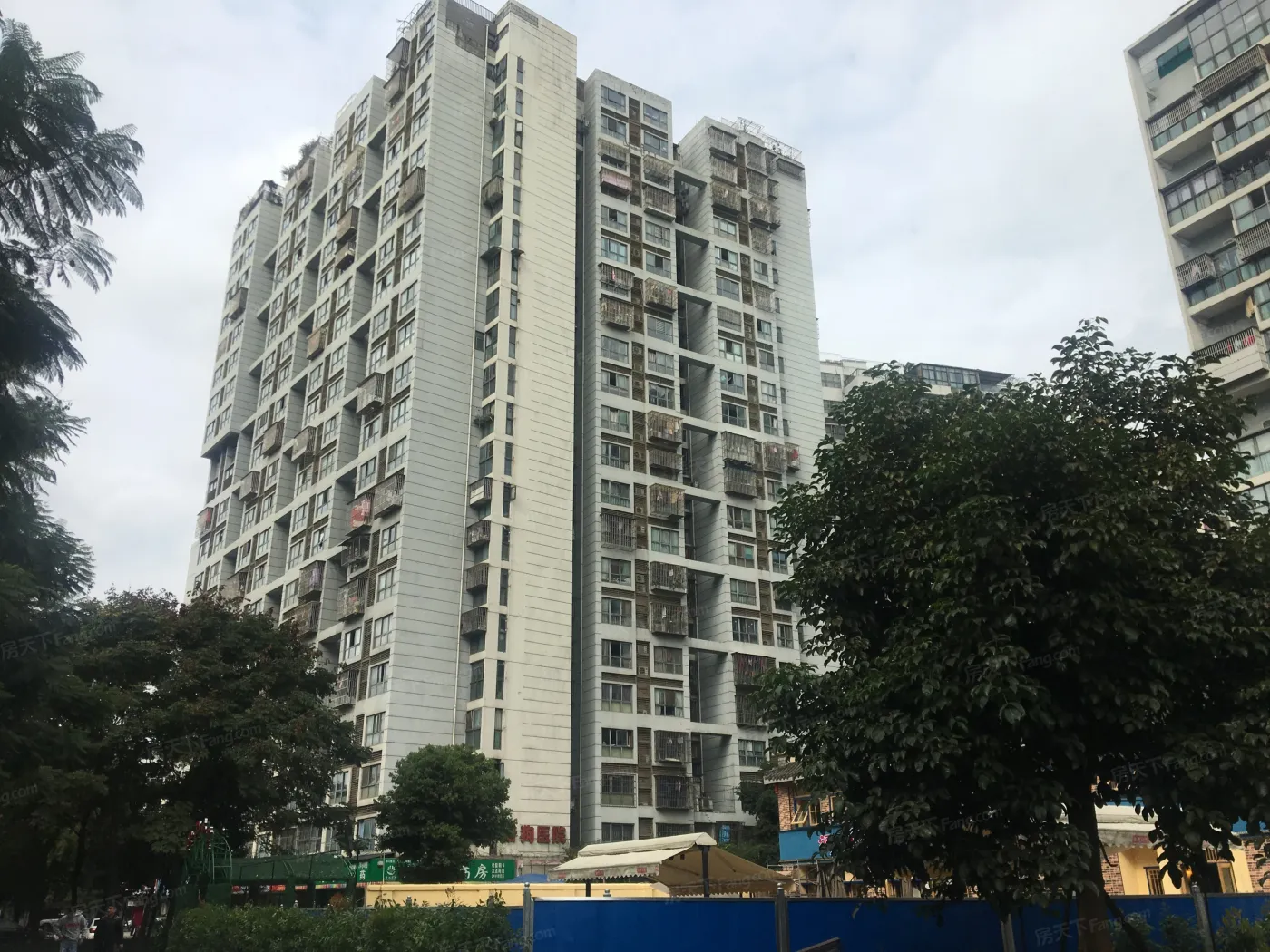 上行锦绣3室2厅2卫东南朝向2400.00元/月出租