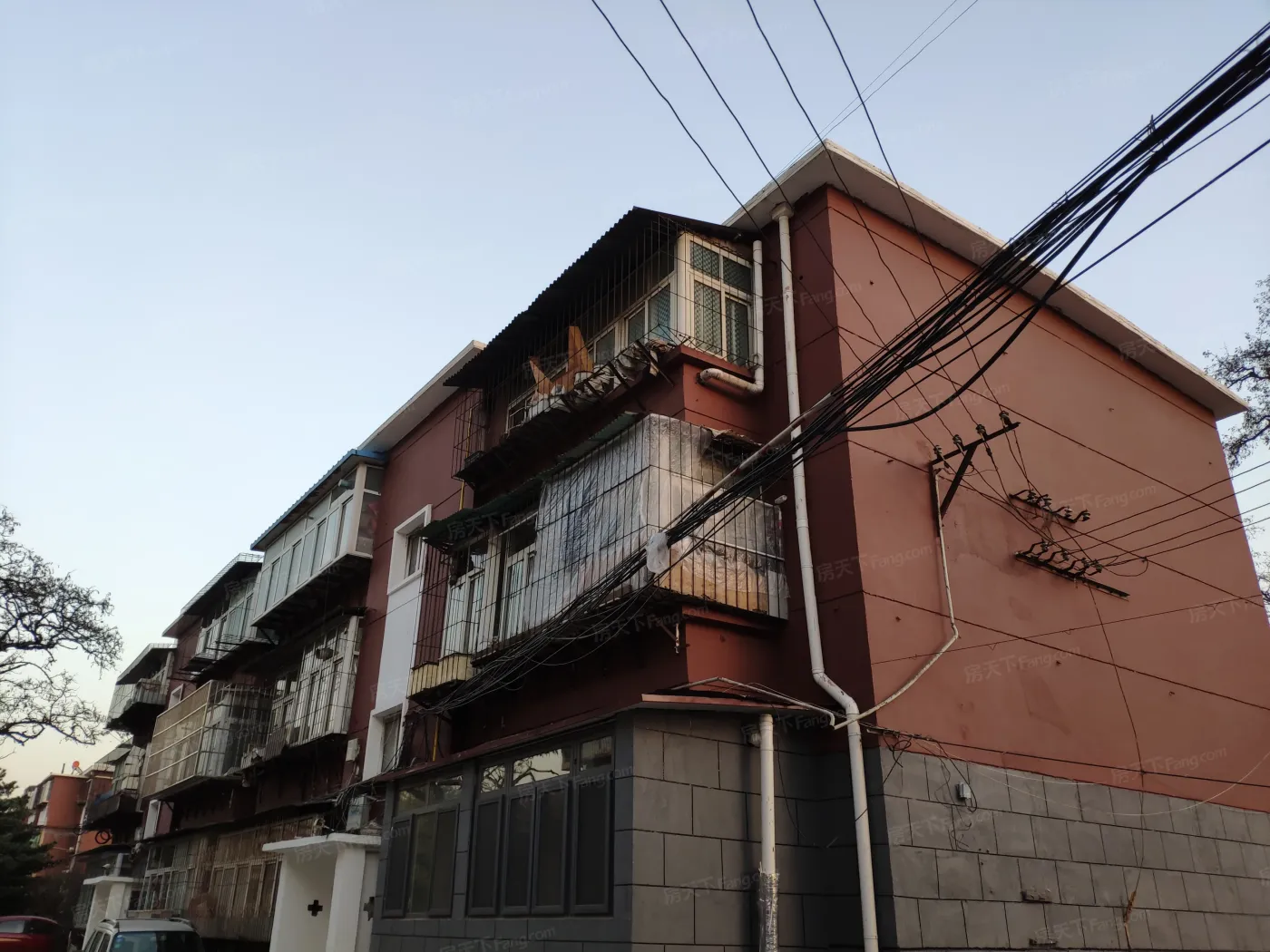 西山北楼1室1厅1卫南朝向900.00元/月出租