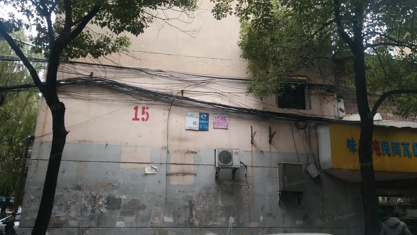 青山湖小区4室2厅1卫南朝向1600.00元/月出租