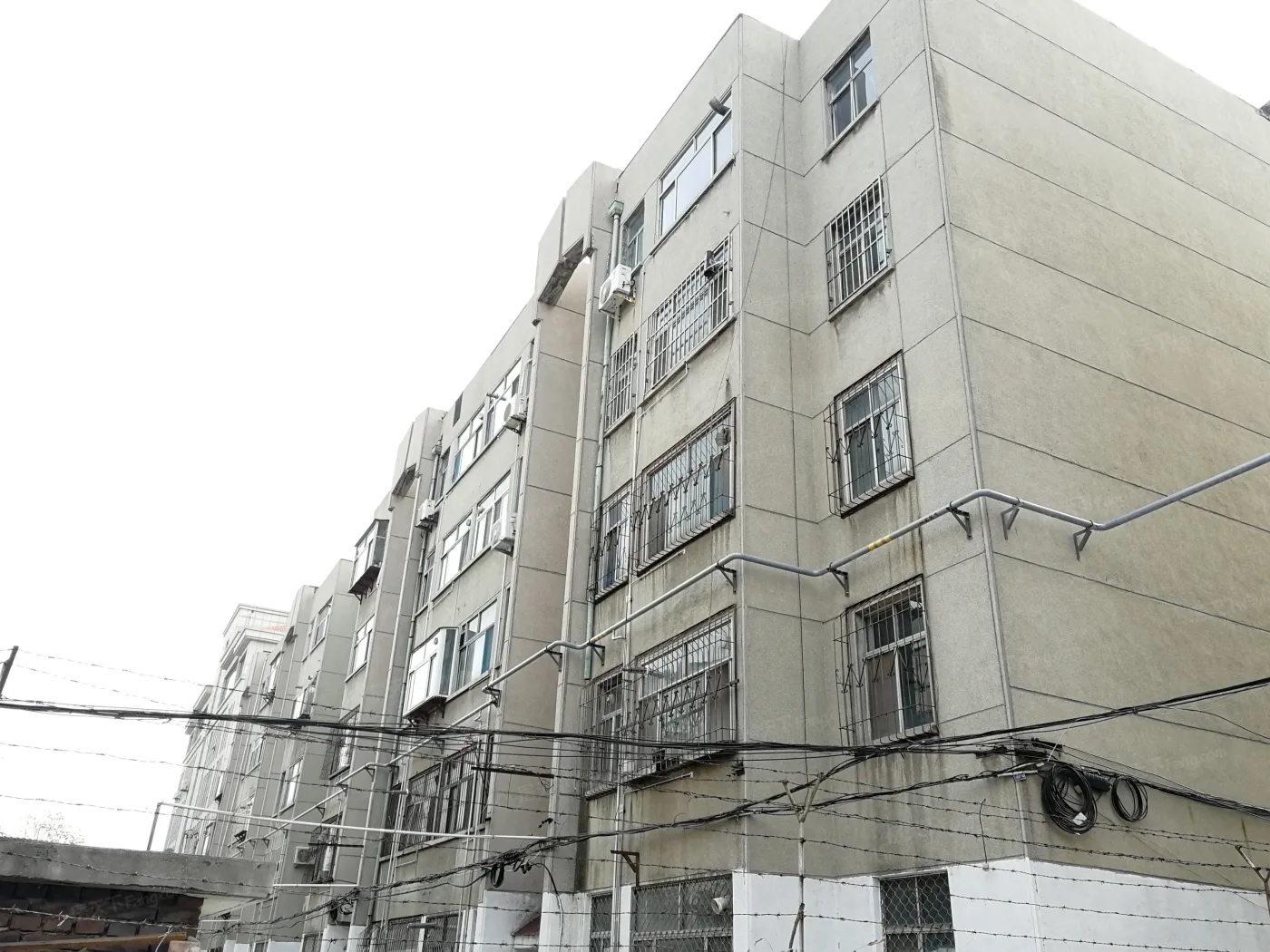 电业局樱桃园宿舍北院3室2厅1卫南北朝向1000.00元/月出租