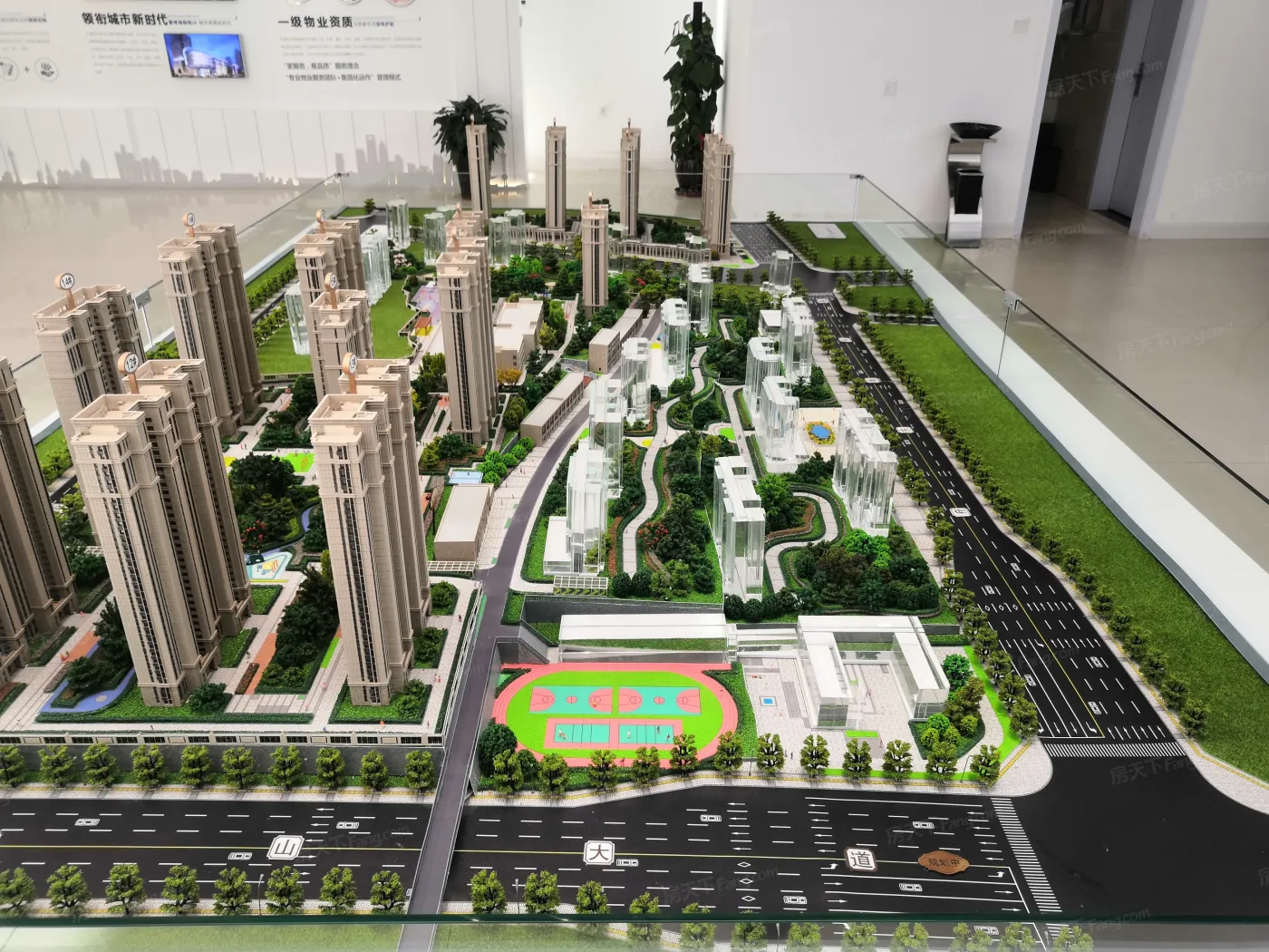 红星紫御华府3室1厅1卫南朝向700.00元/月出租