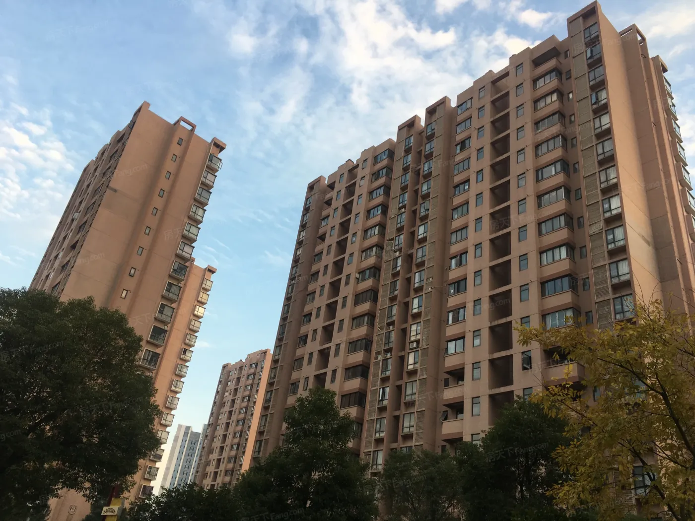 联泰景岗佳园1室1卫南朝向4400.00元/月出租