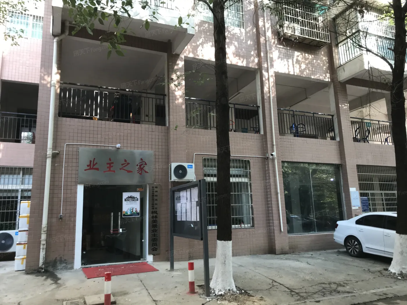 枫林美景4室2厅2卫南朝向2700.00元/月出租