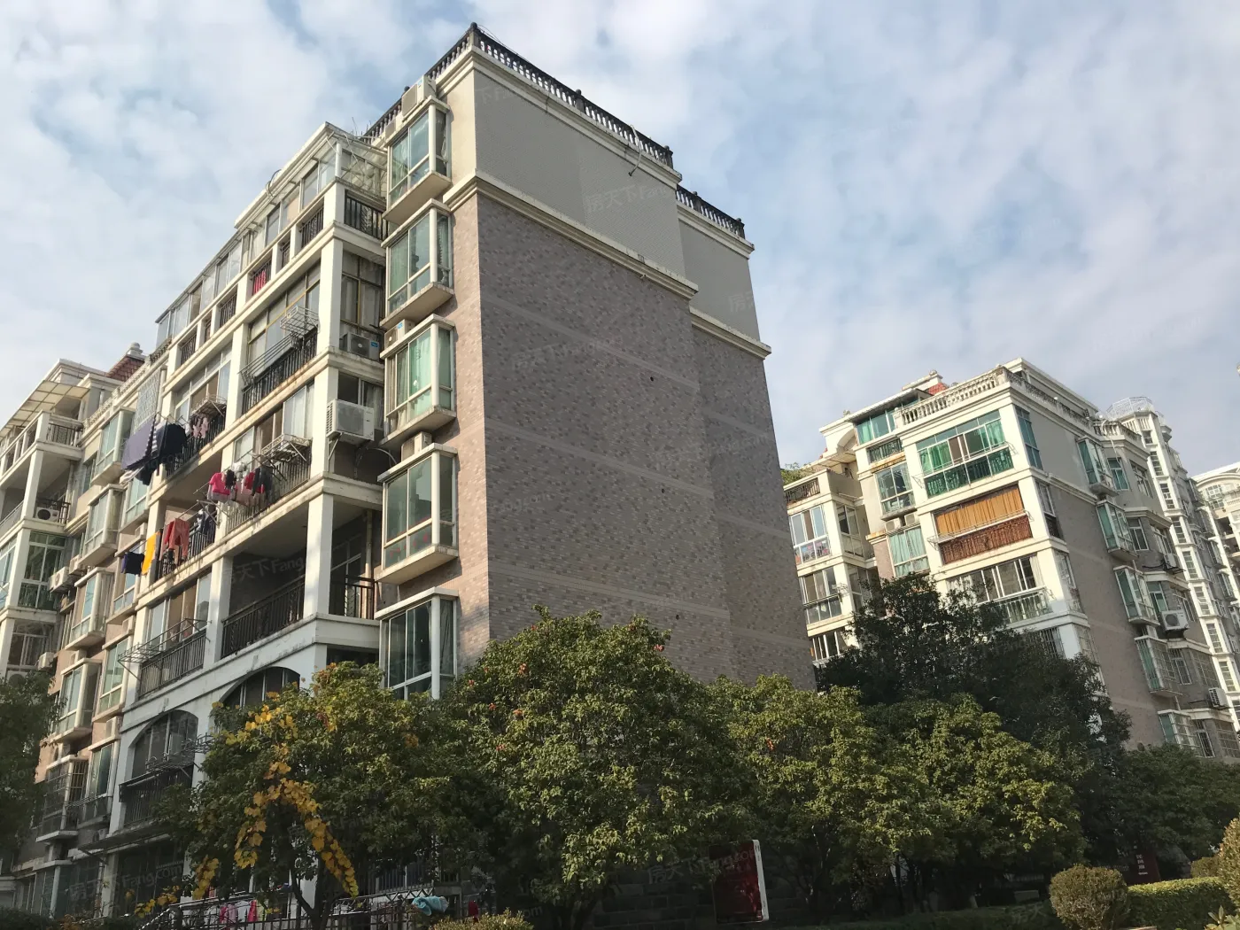 东方塞纳2室2厅1卫南朝向1800.00元/月出租