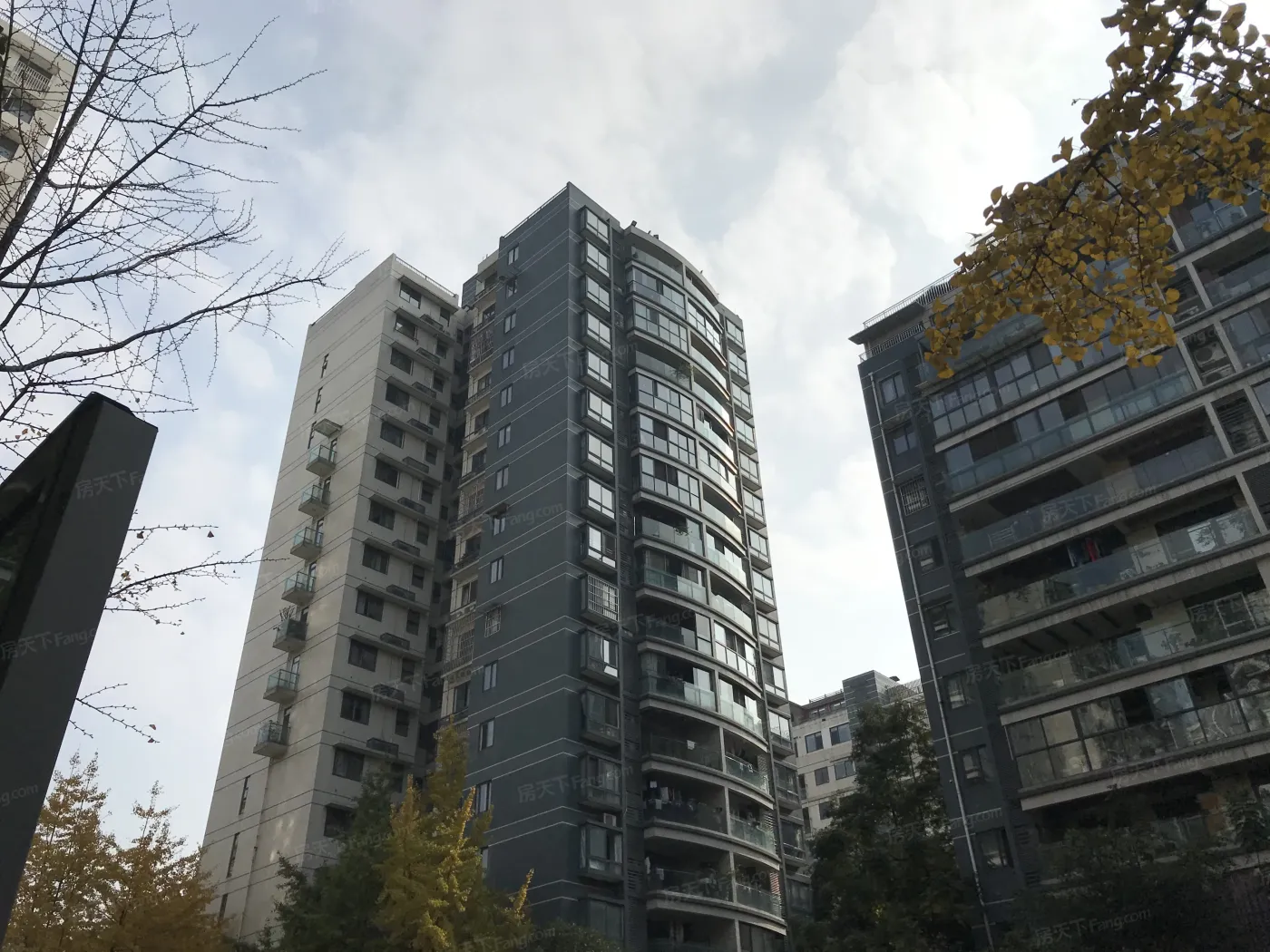碧华邻2室2厅1卫东朝向2670.00元/月出租