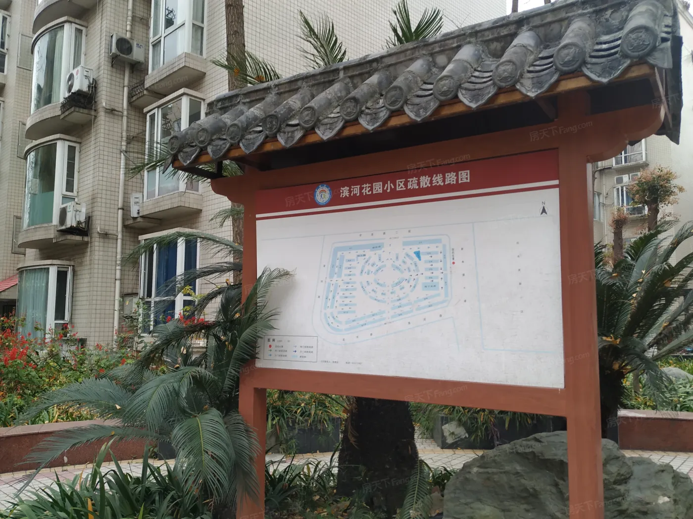 华阳滨河花园4室2厅2卫南朝向3200.00元/月出租