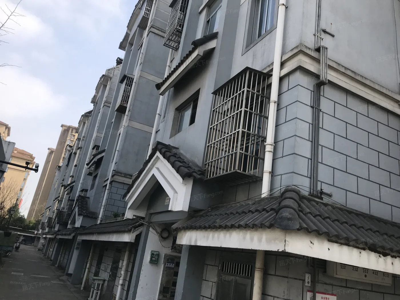 东盛世家3室2厅2卫南朝向2800.00元/月出租