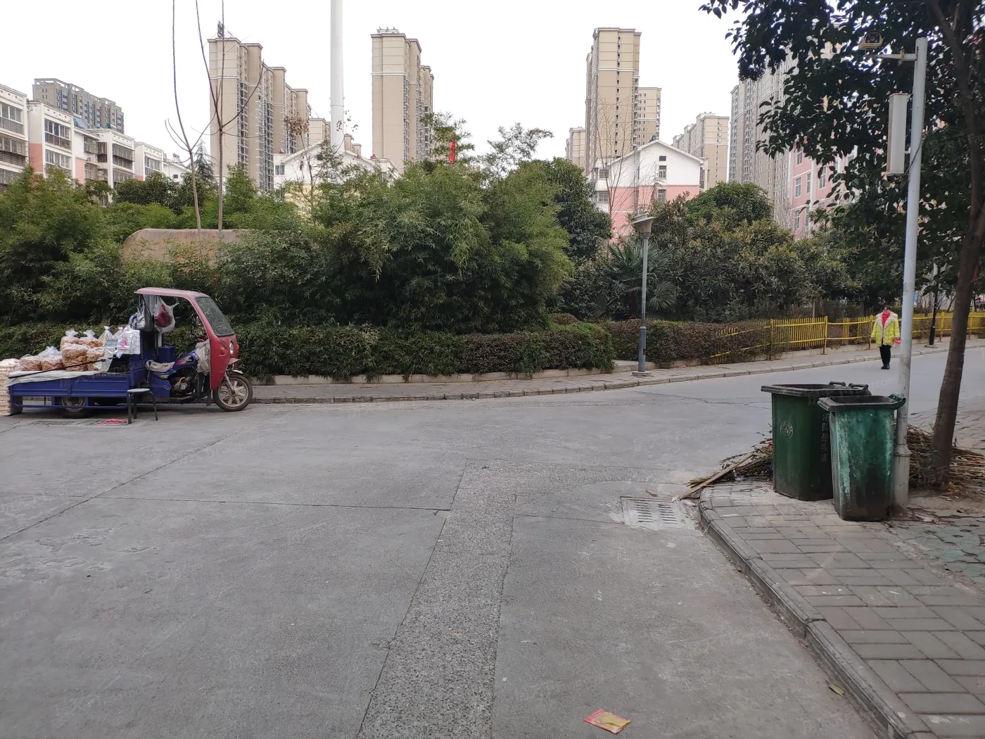 龙盛小区3室2厅1卫南朝向1400.00元/月出租