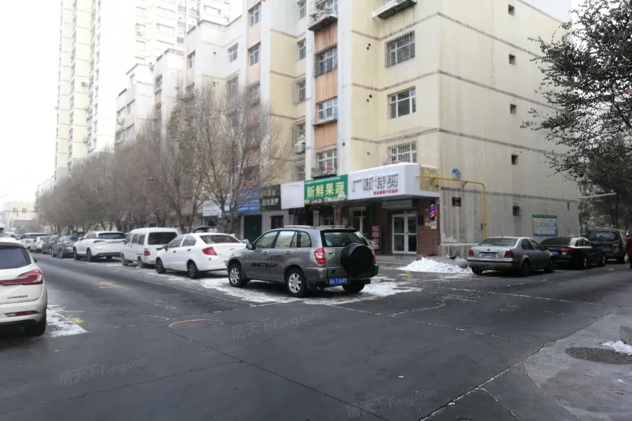 辰轩小区3室2厅1卫南北朝向2500.00元/月出租