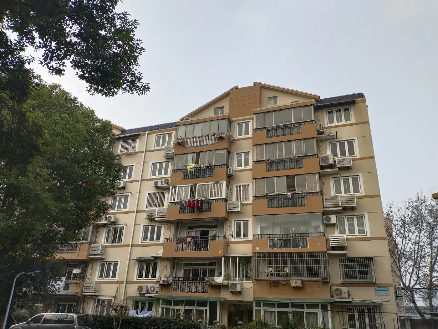 紫堤苑3室2厅2卫南朝向9500.00元/月出租