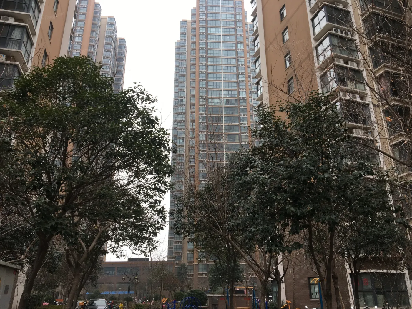 六合之家1室1厅1卫南朝向1000.00元/月出租