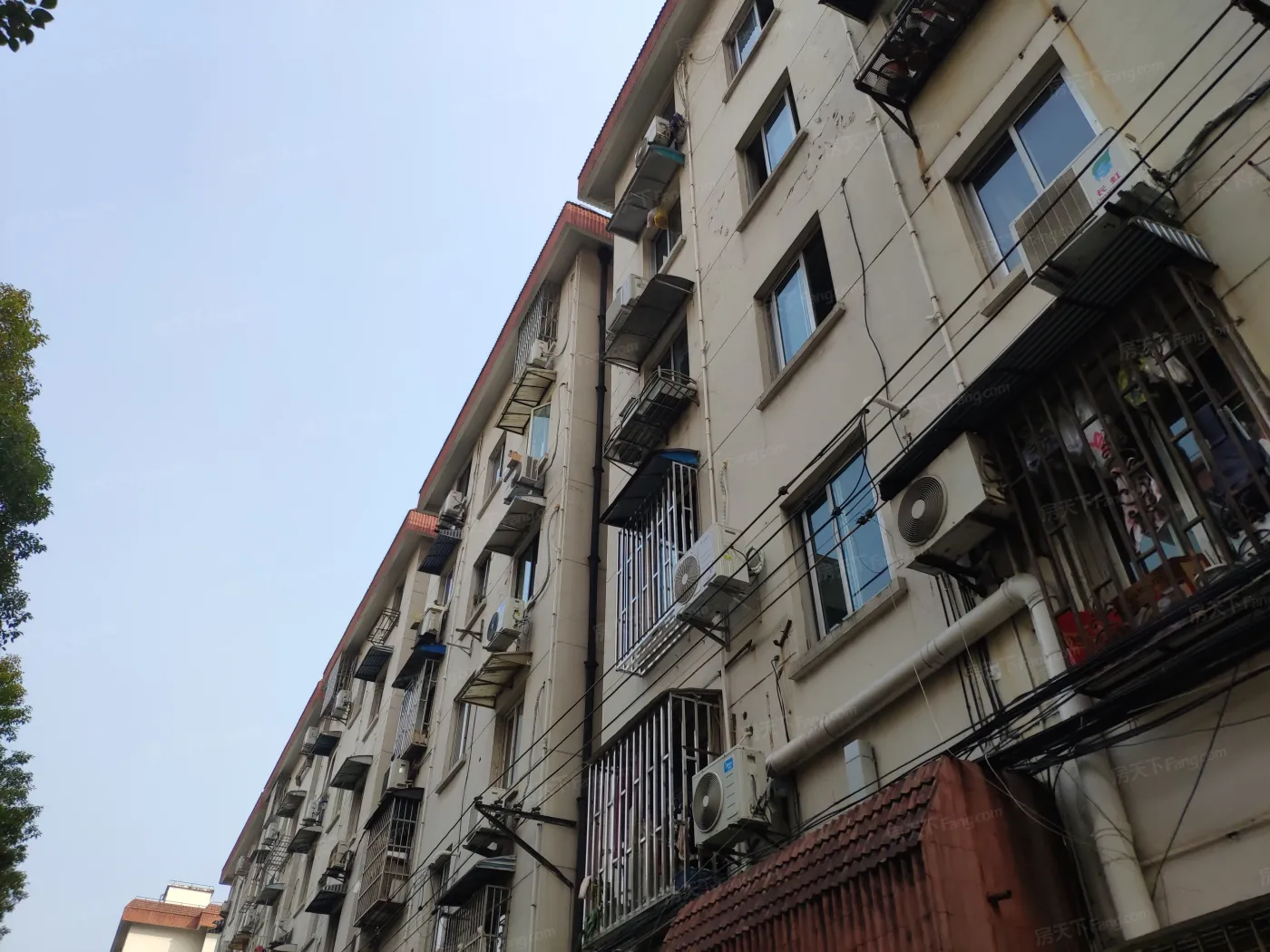 金纺小区1室1厅1卫东南朝向5000.00元/月出租