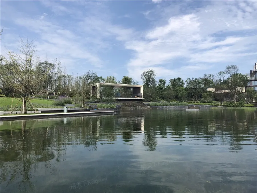 保利和光屿湖4室2厅3卫南北朝向3000.00元/月出租