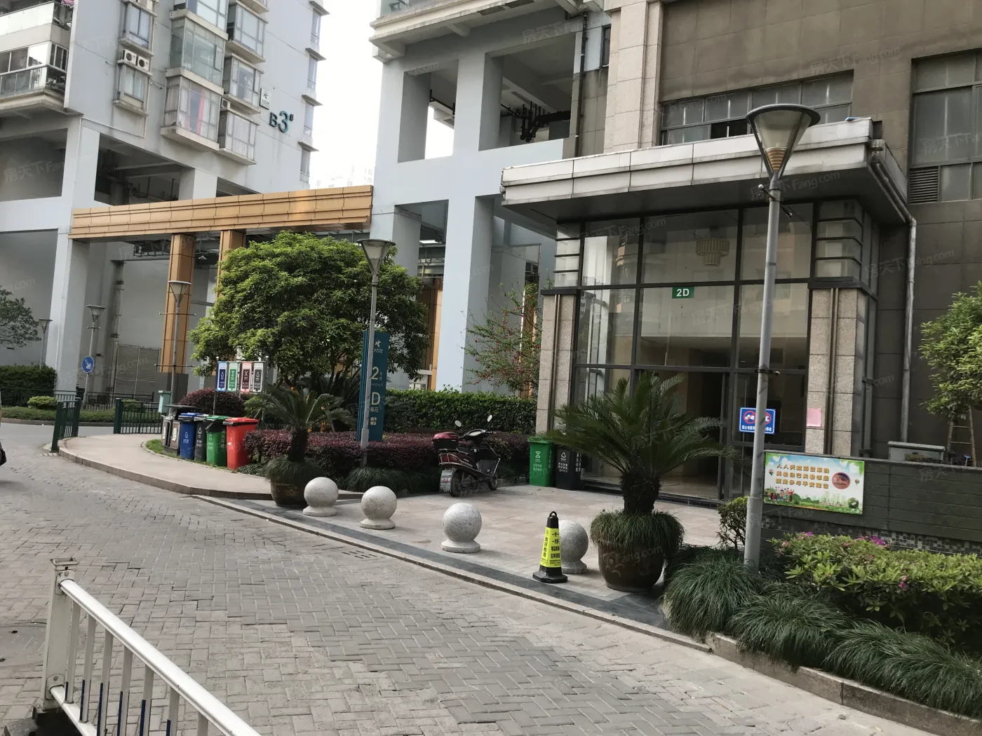 大自然家园4室2厅2卫西南北朝向3500.00元/月出租