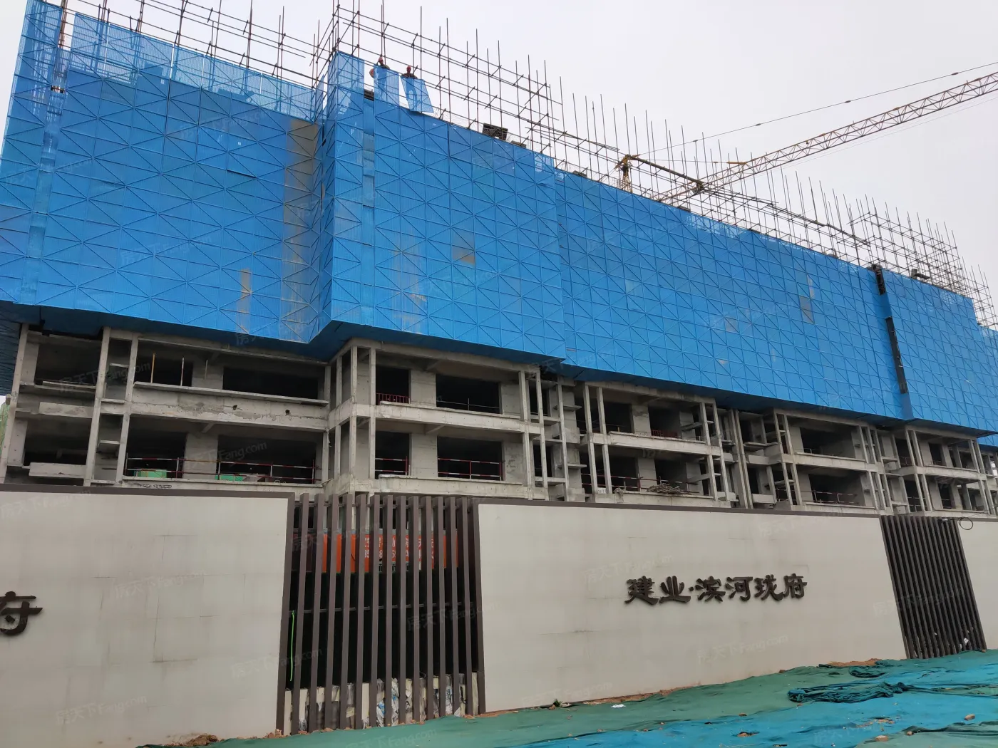 建业·滨河珑府3室2厅1卫东南朝向2400.00元/月出租