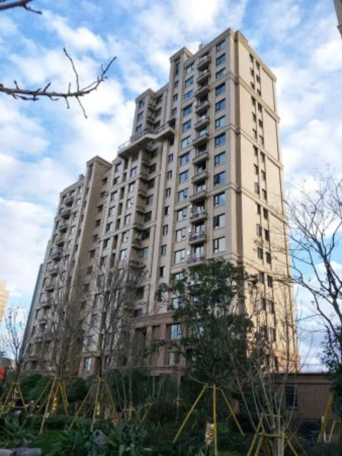 中梁·金座2室1厅1卫南朝向1700.00元/月出租