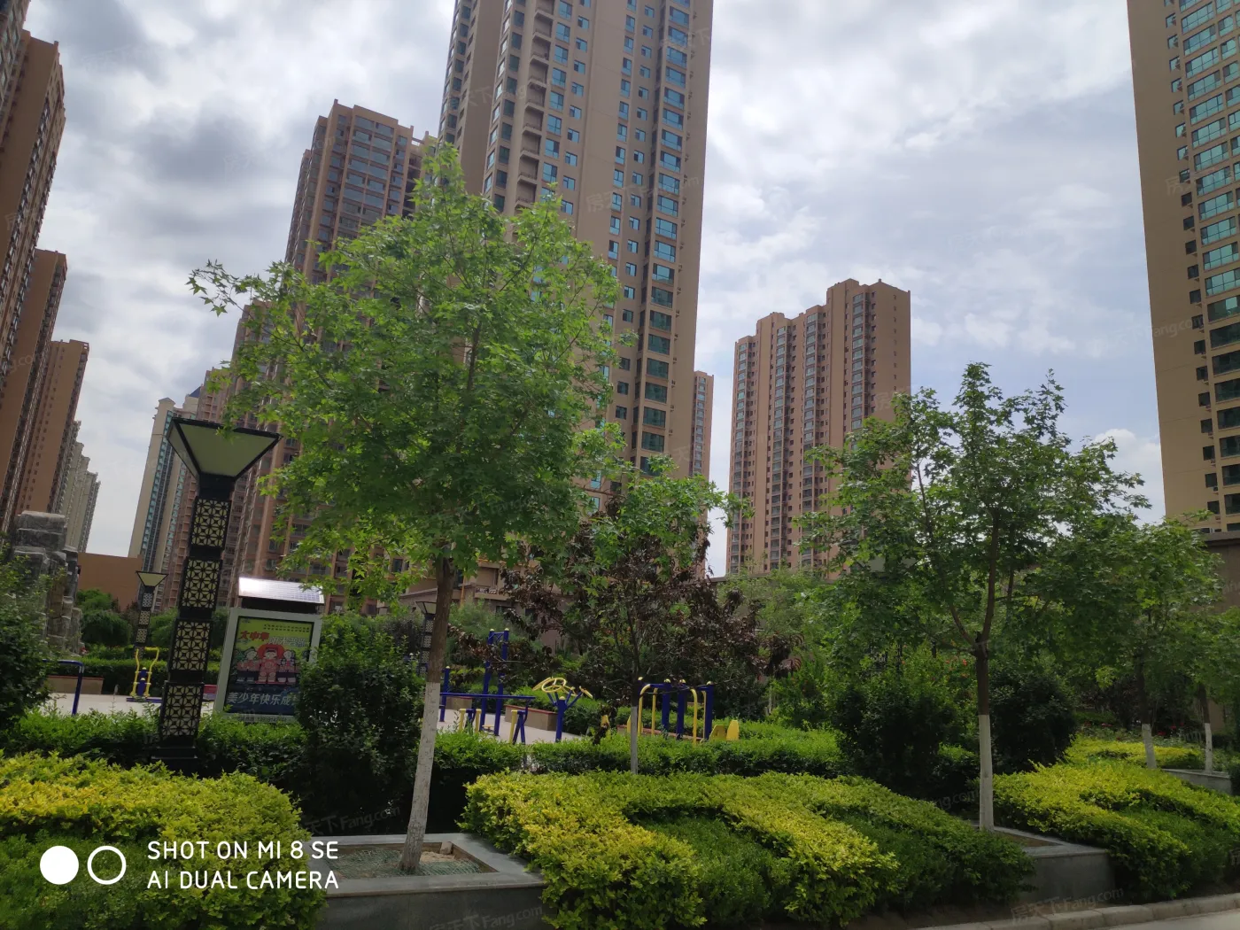 东立开泰园2室1厅1卫东南朝向1400.00元/月出租