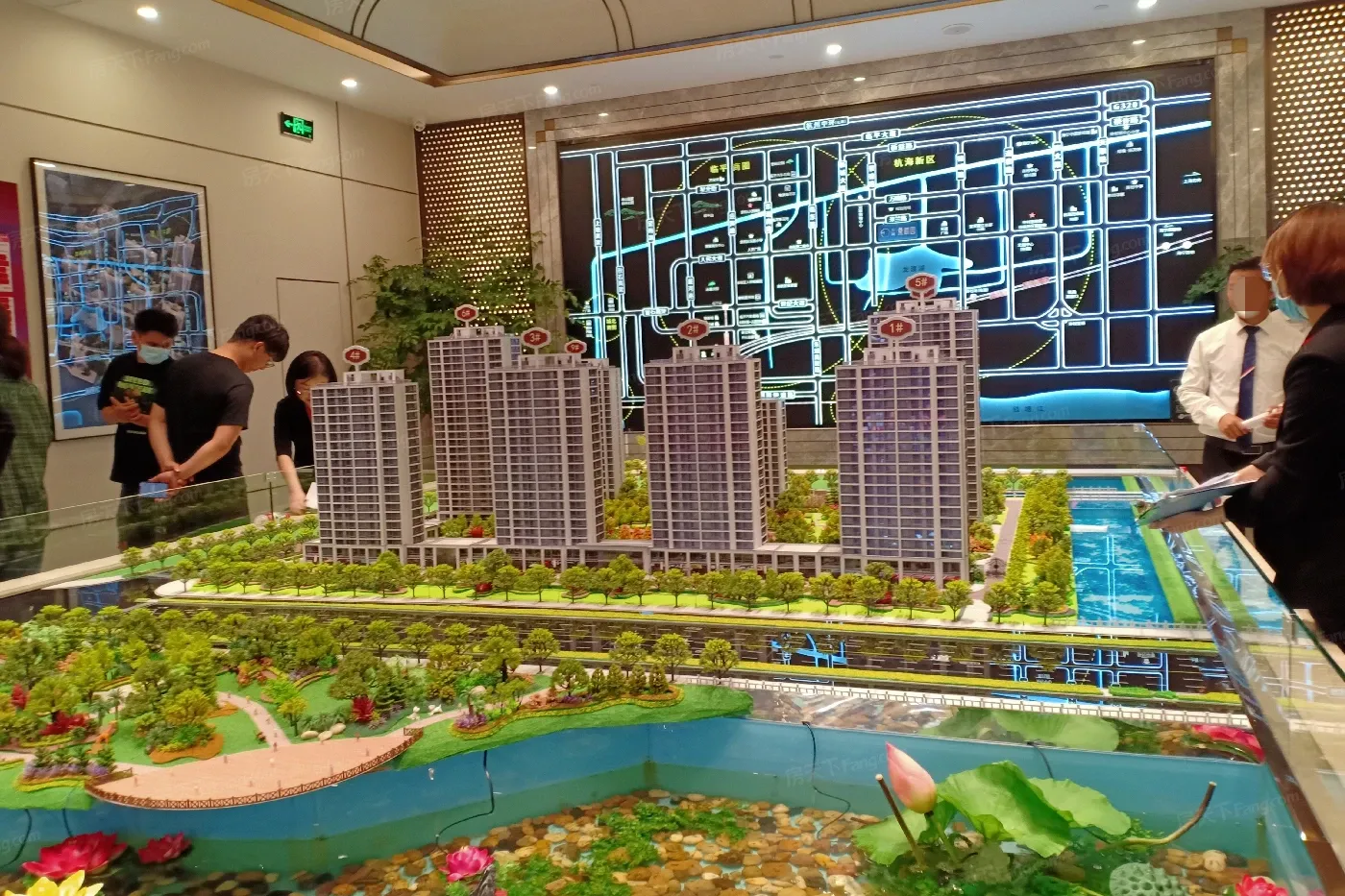 万城景湖园3室2厅2卫南朝向2500.00元/月出租