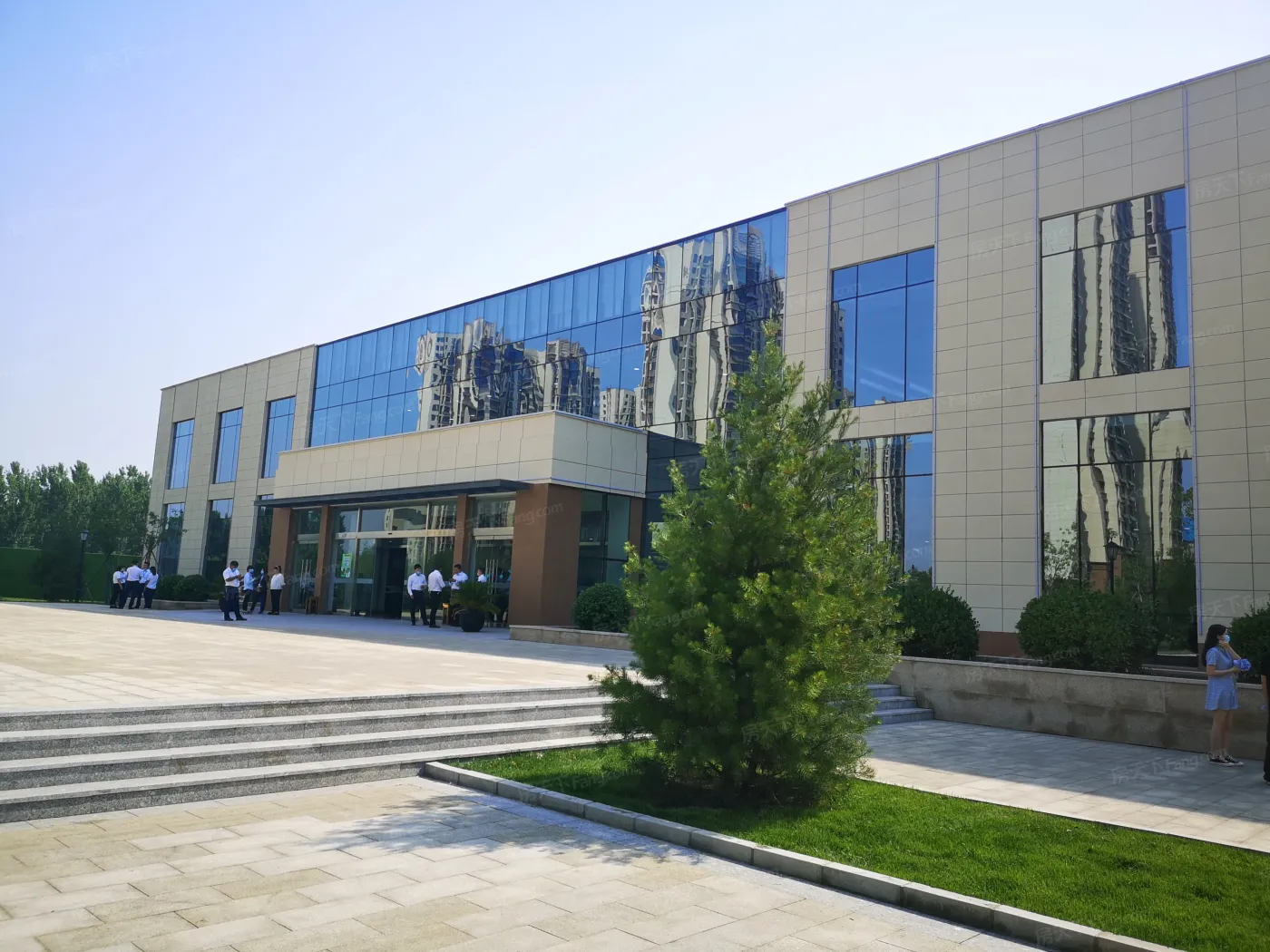 东方丽城2室2厅1卫南朝向1300.00元/月出租