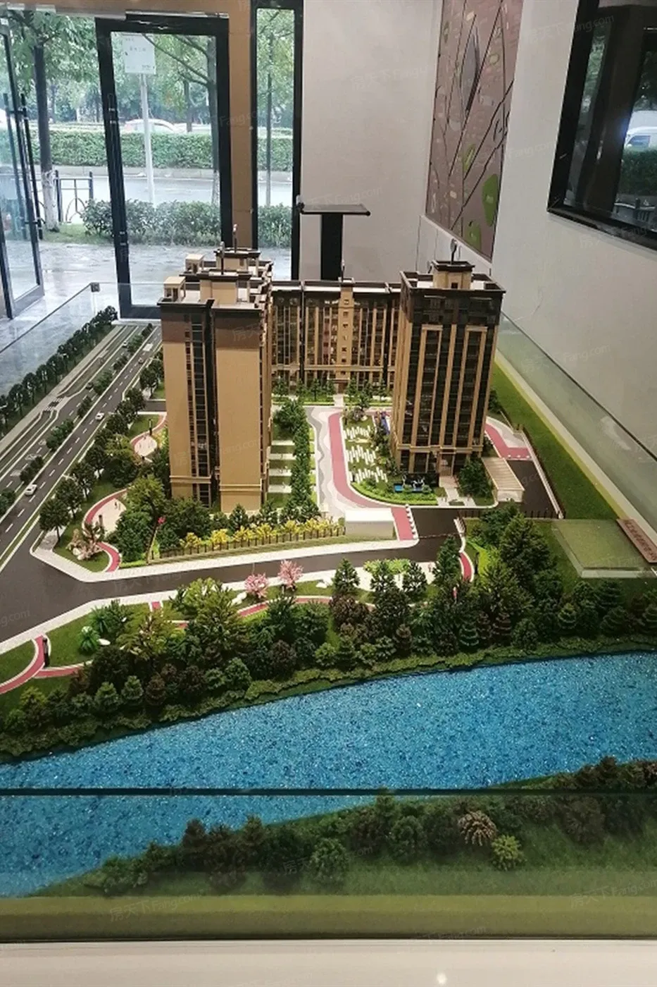 金领广揽上居3室2厅2卫东西南朝向2200.00元/月出租