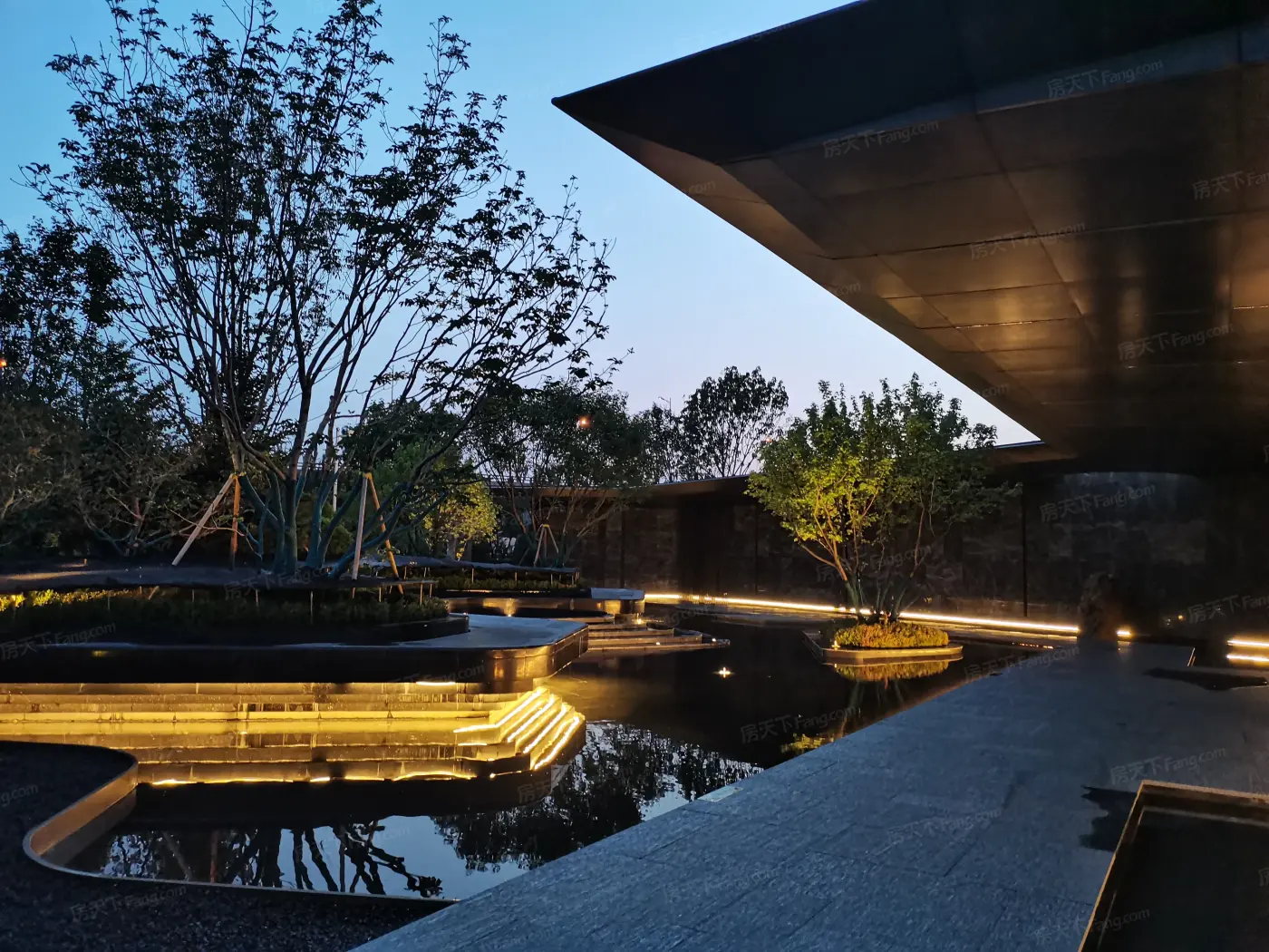 实景图:售楼处水系夜景实景图